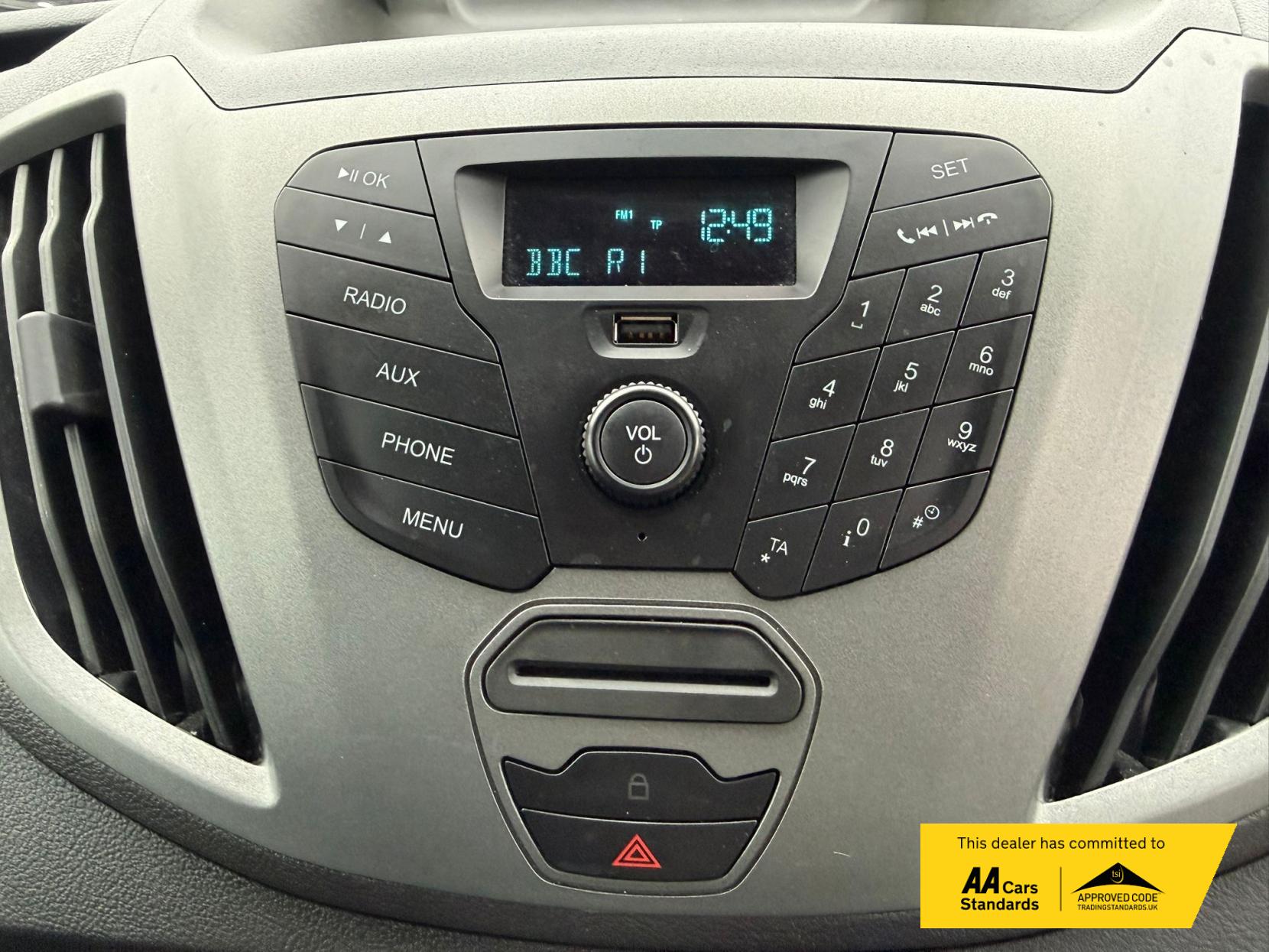 2018 Ford Transit 2.0 350 EcoBlue Luton 3dr Diesel Manual RWD L4 Euro 6 (170 ps) - Thumbnail 32