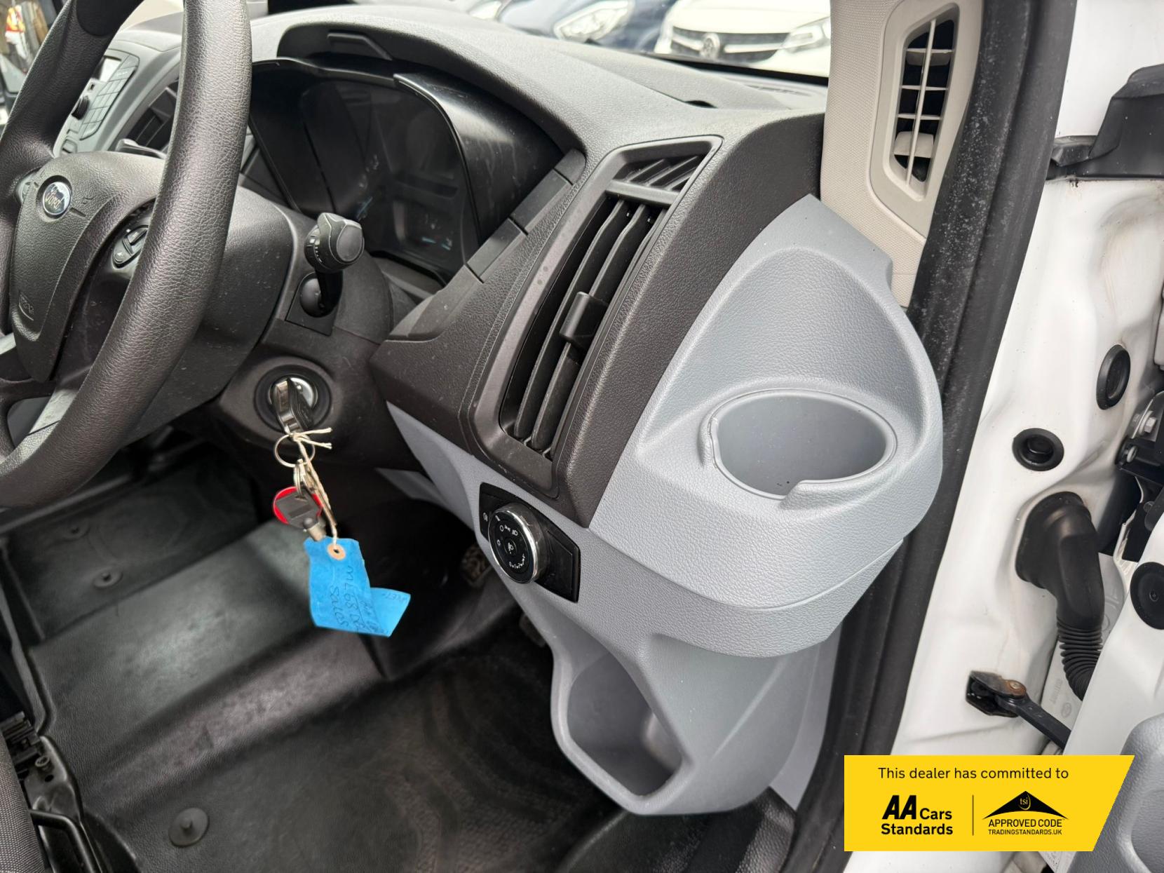 2018 Ford Transit 2.0 350 EcoBlue Luton 3dr Diesel Manual RWD L4 Euro 6 (170 ps) - Thumbnail 20