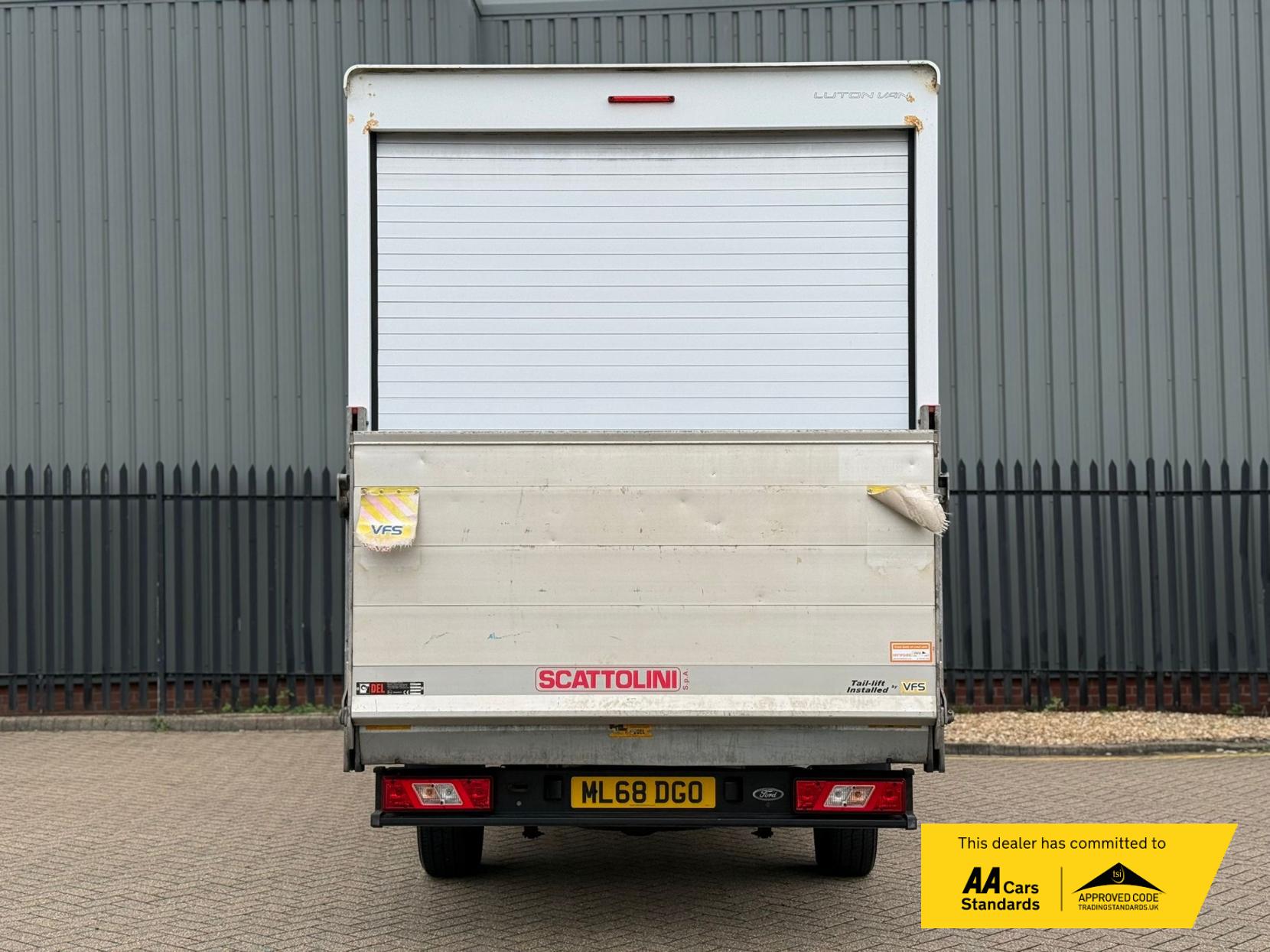 2018 Ford Transit 2.0 350 EcoBlue Luton 3dr Diesel Manual RWD L4 Euro 6 (170 ps) - Thumbnail 6