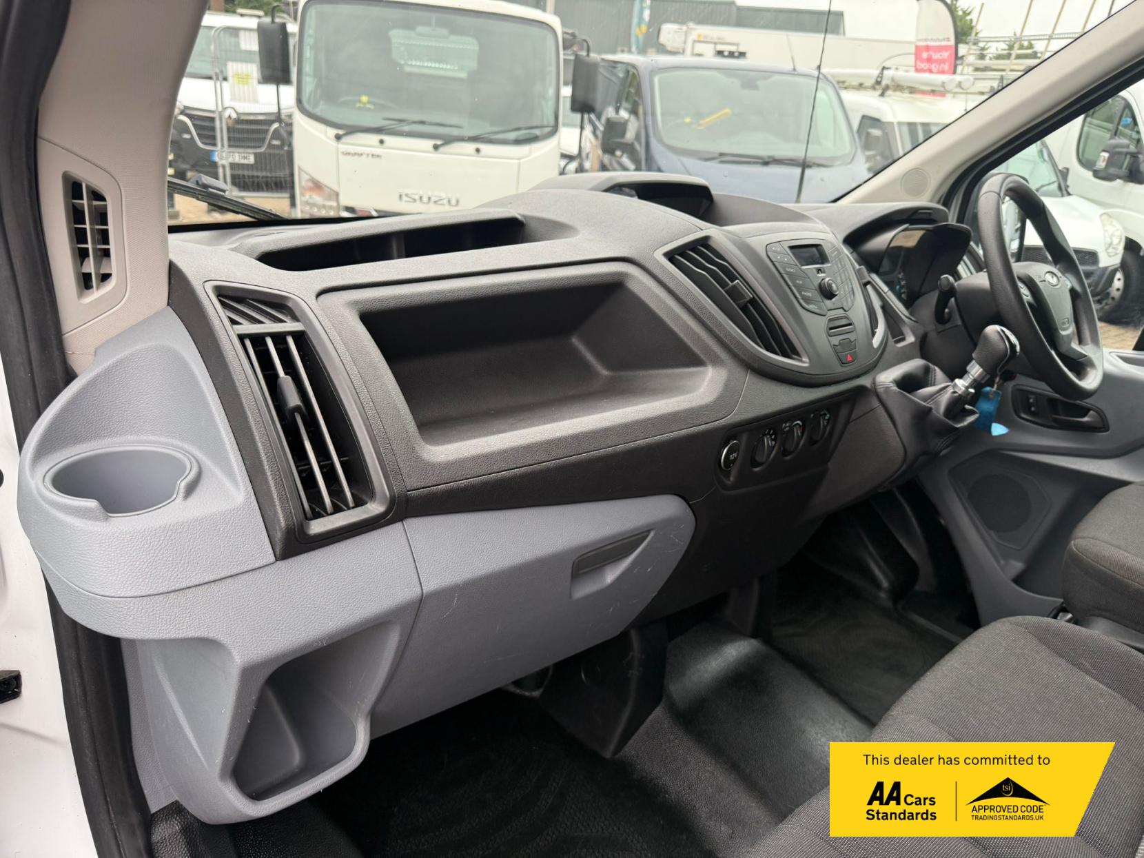 2018 Ford Transit 2.0 350 EcoBlue Luton 3dr Diesel Manual RWD L4 Euro 6 (170 ps) - Thumbnail 38
