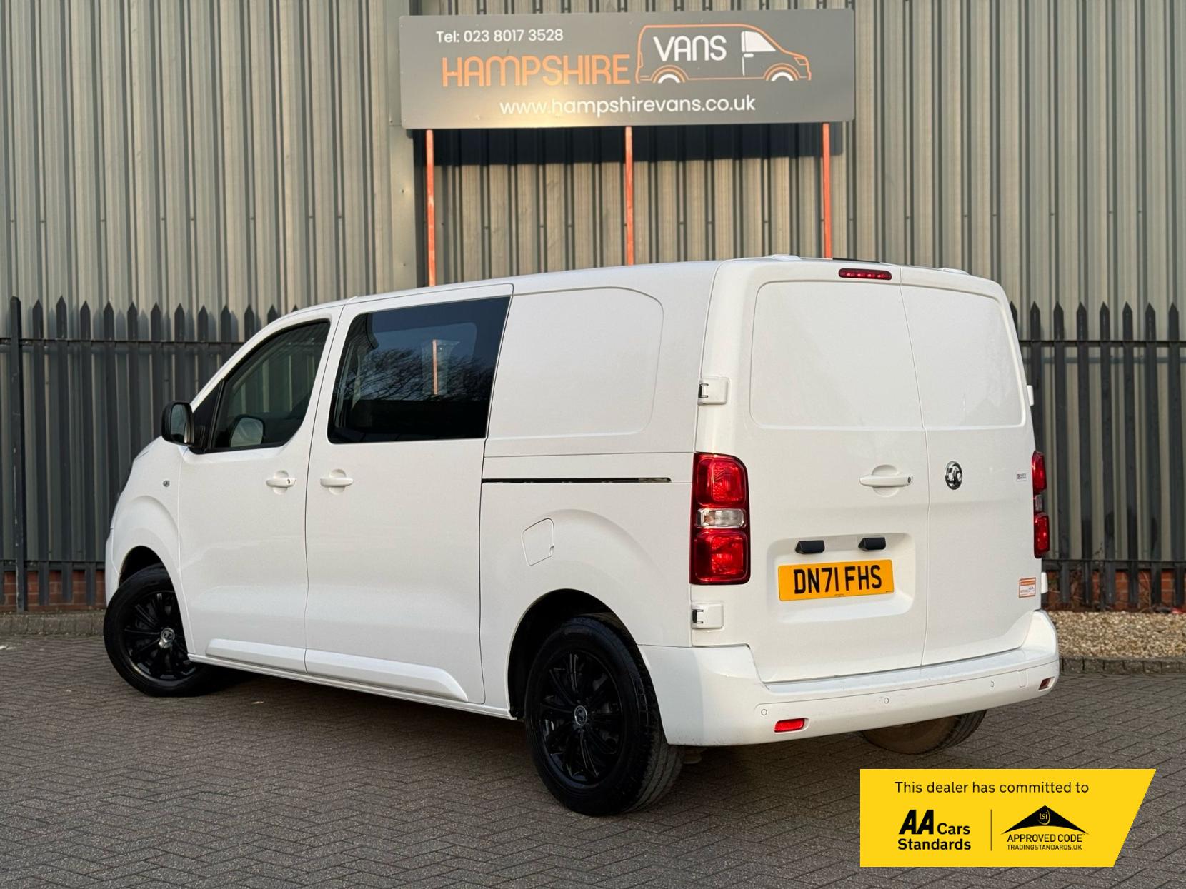 Vauxhall Vivaro 2.0 Turbo D 3100 Sportive Crew Van Double Cab 5dr Diesel Manual L1 H1 Euro 6 (s/s) (120 ps)