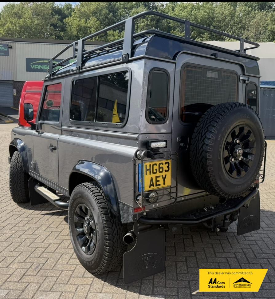 2013 Land Rover Defender 90 2.2 TDCi XS Station Wagon Double Cab 3dr Diesel Manual 4WD SWB Euro 5 (122 ps) - Thumbnail 2