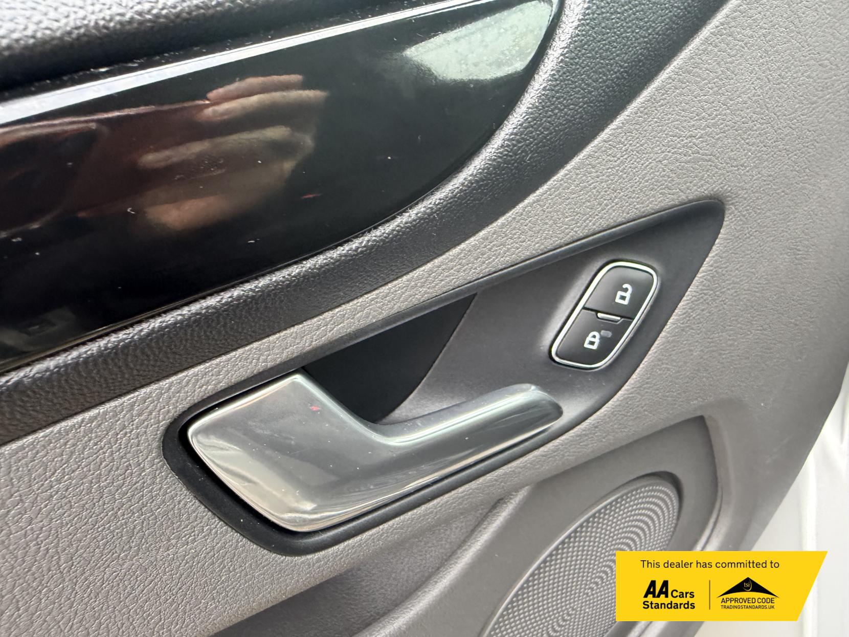 Ford Transit Custom 2.0 Limited Panel Van (2017 - 2023)