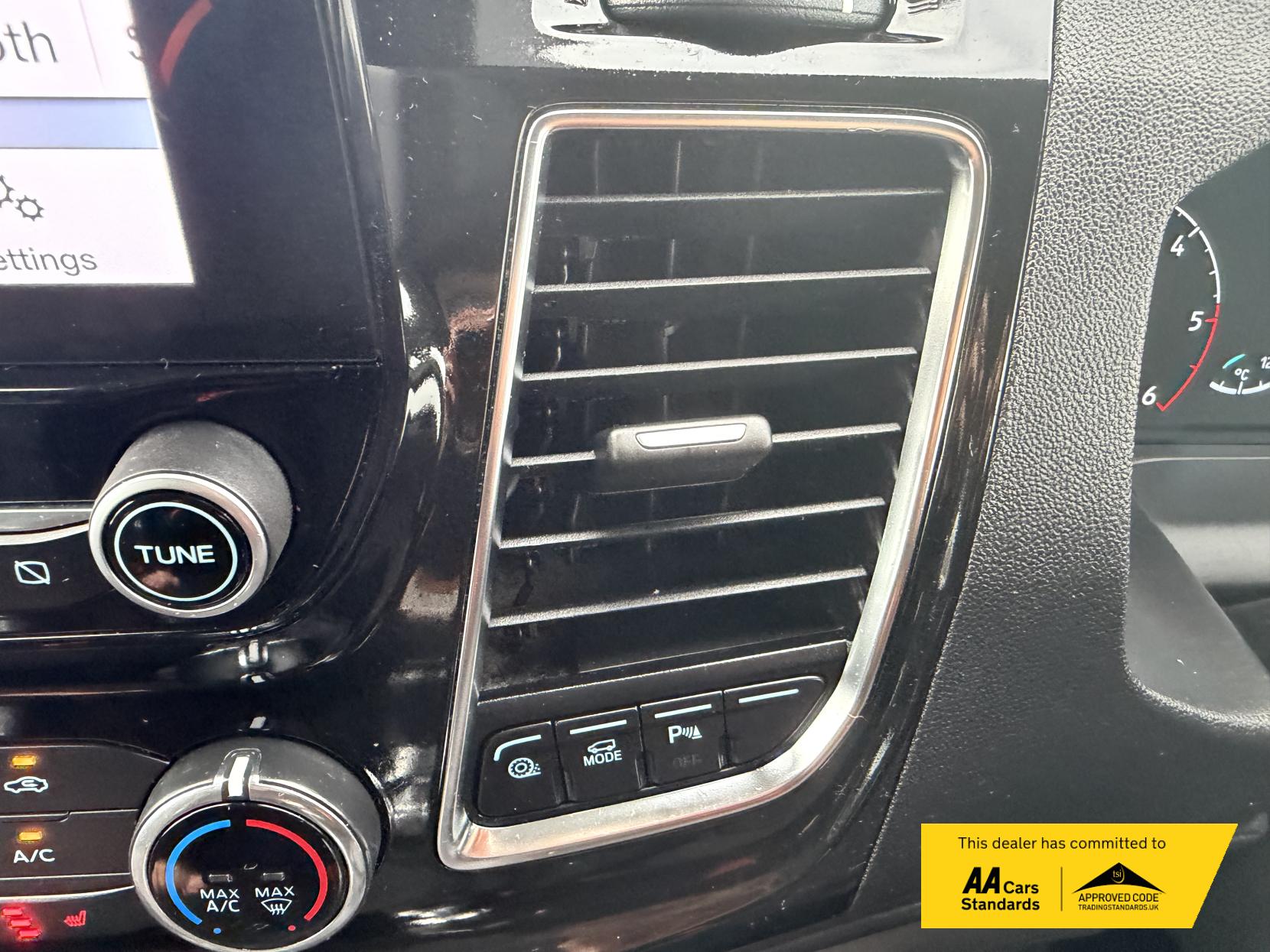 Ford Transit Custom 2.0 Limited Panel Van (2017 - 2023)