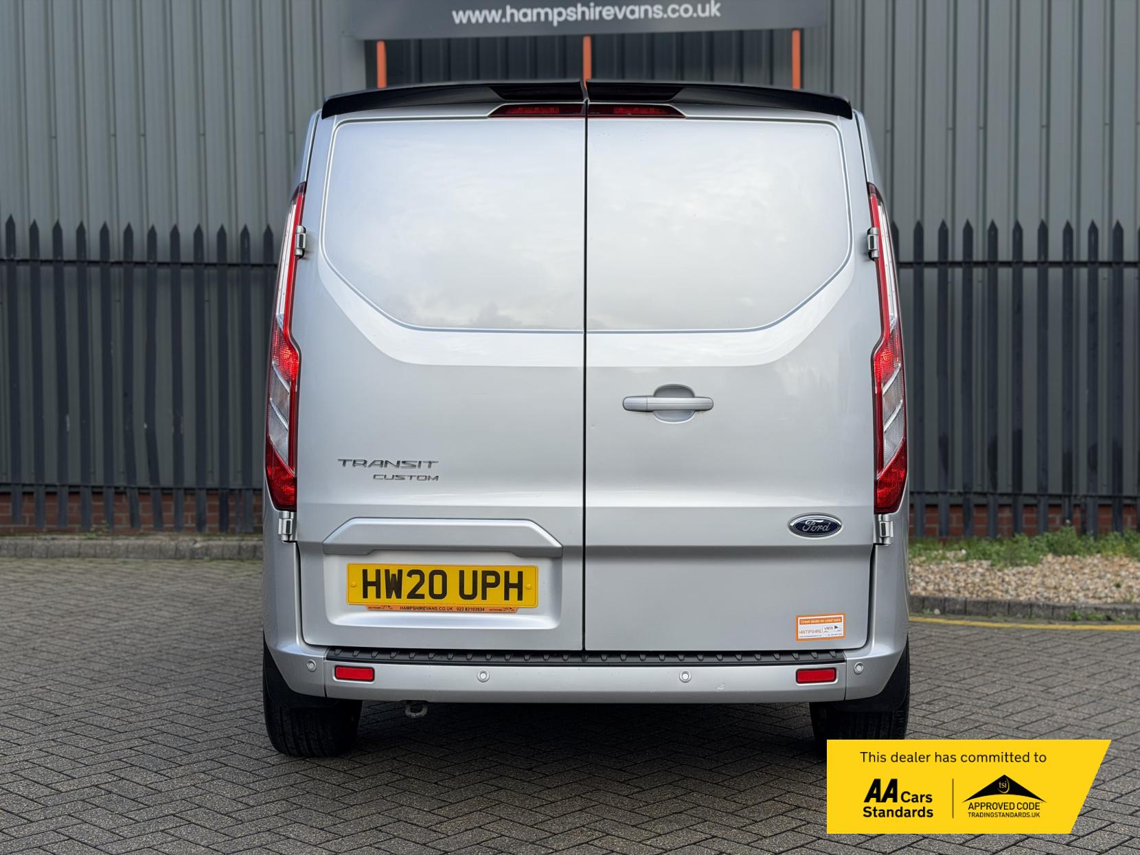 Ford Transit Custom 2.0 Limited Panel Van (2017 - 2023)