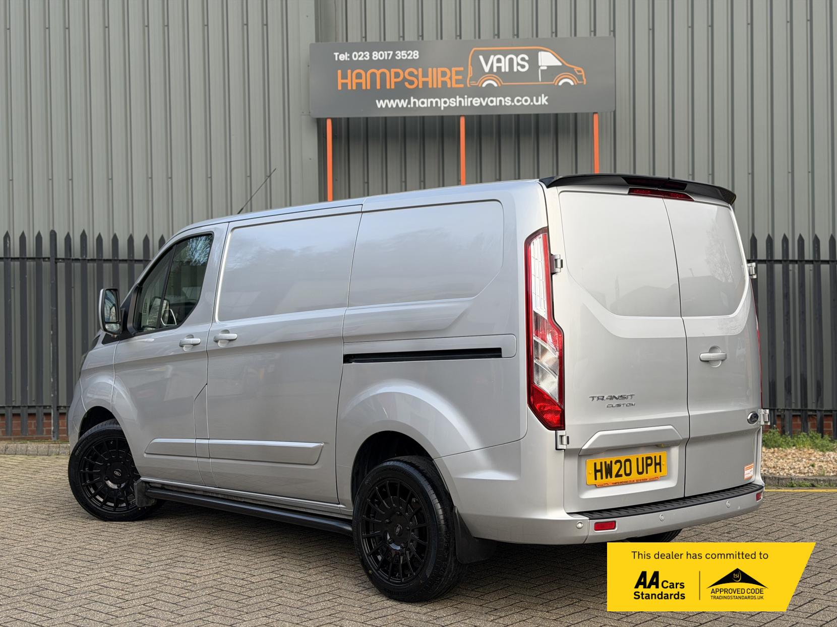 Ford Transit Custom 2.0 Limited Panel Van (2017 - 2023)