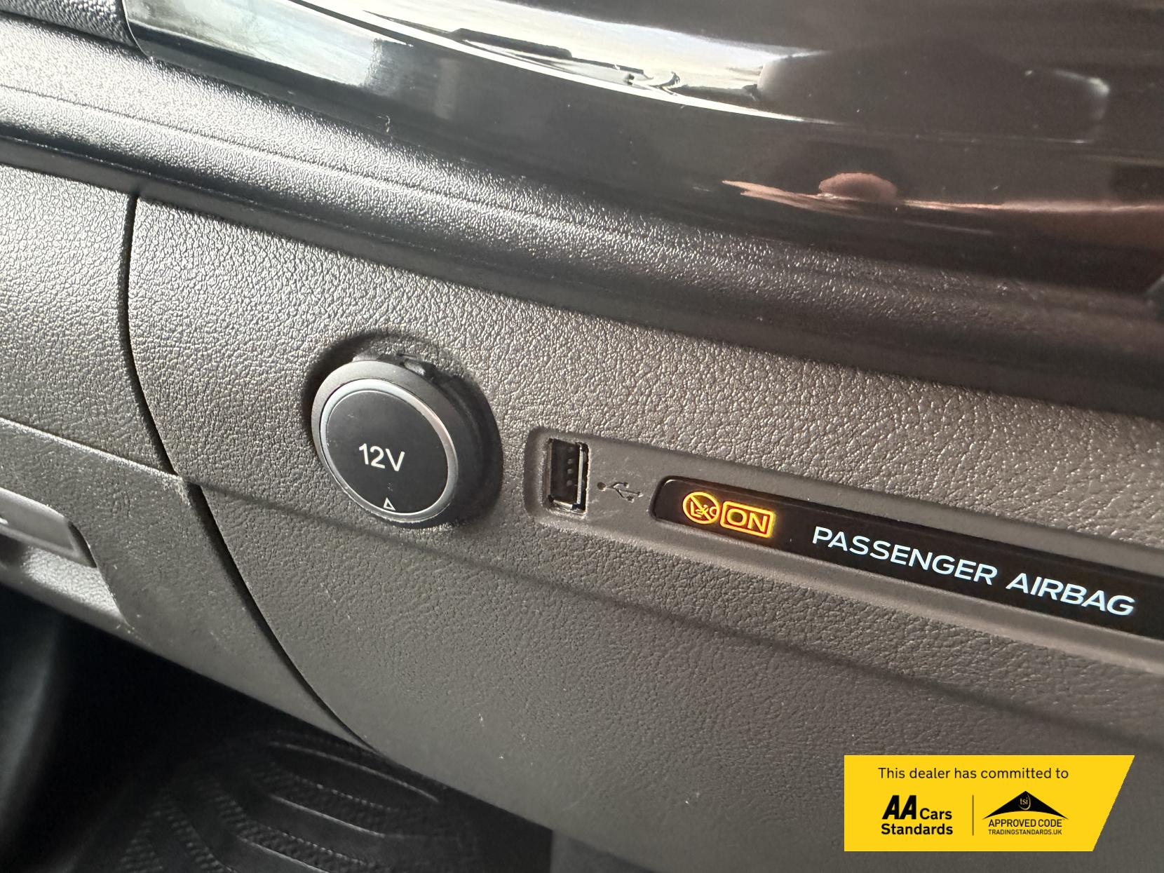 Ford Transit Custom 2.0 Limited Panel Van (2017 - 2023)