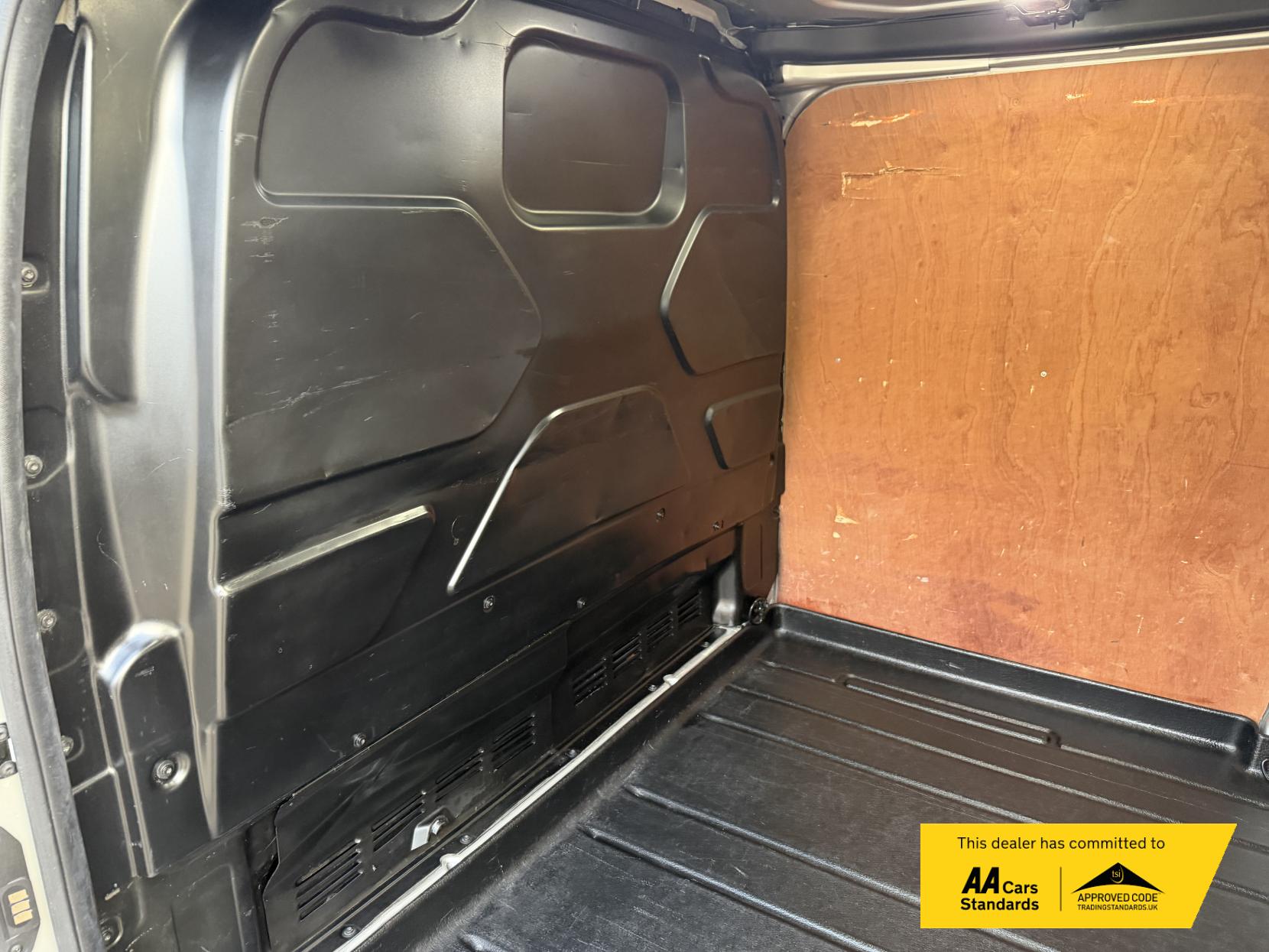 Ford Transit Custom 2.0 Limited Panel Van (2017 - 2023)