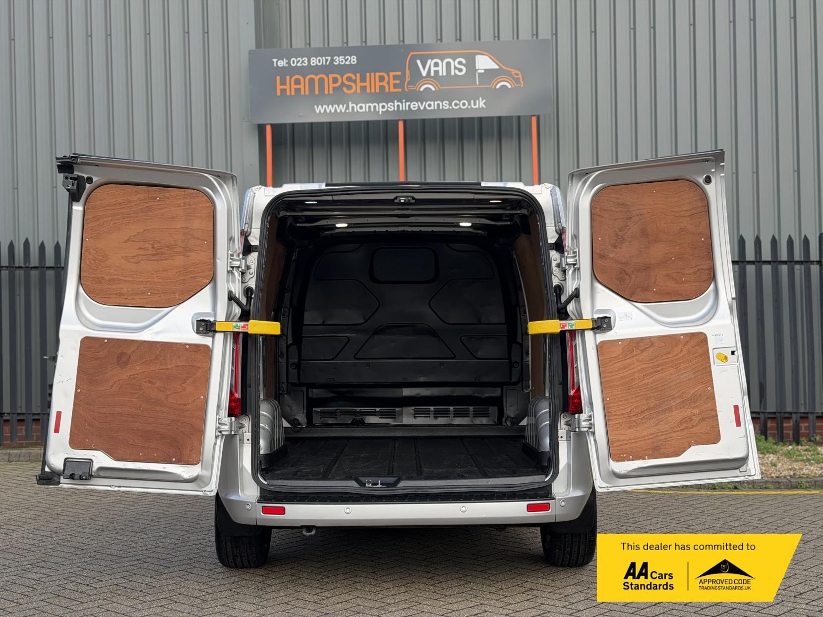 Ford Transit Custom 2.0 Limited Panel Van (2017 - 2023)