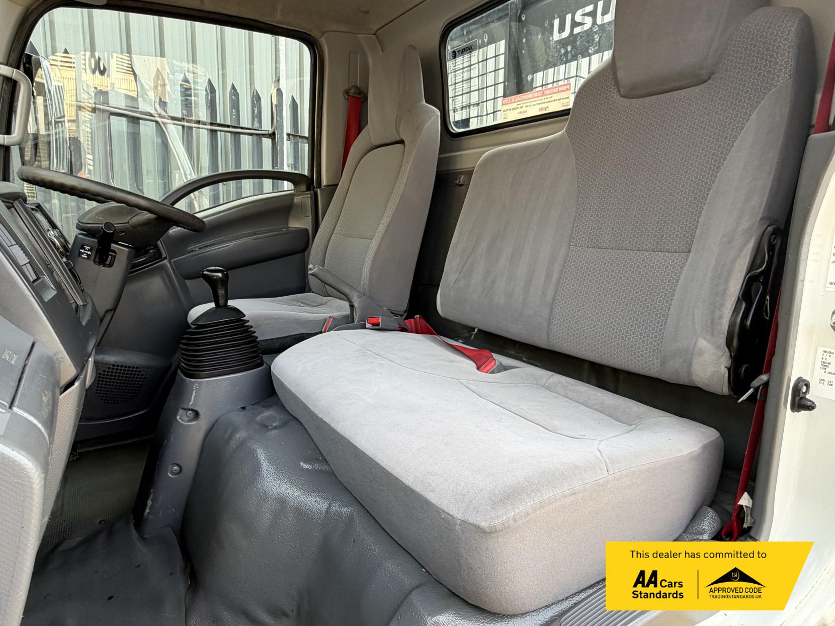 2016 Isuzu Grafter - Thumbnail 22