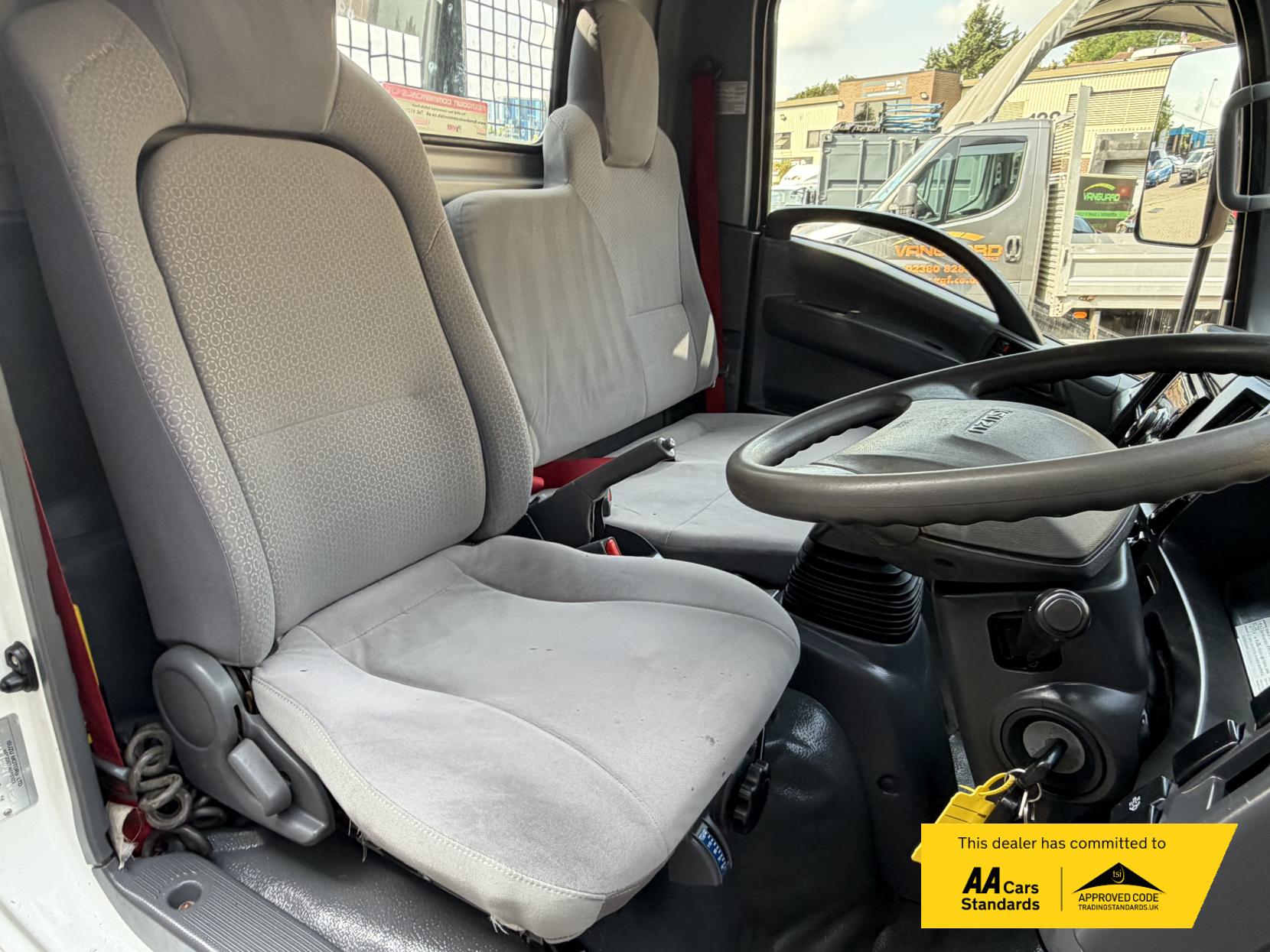 2016 Isuzu Grafter - Thumbnail 20