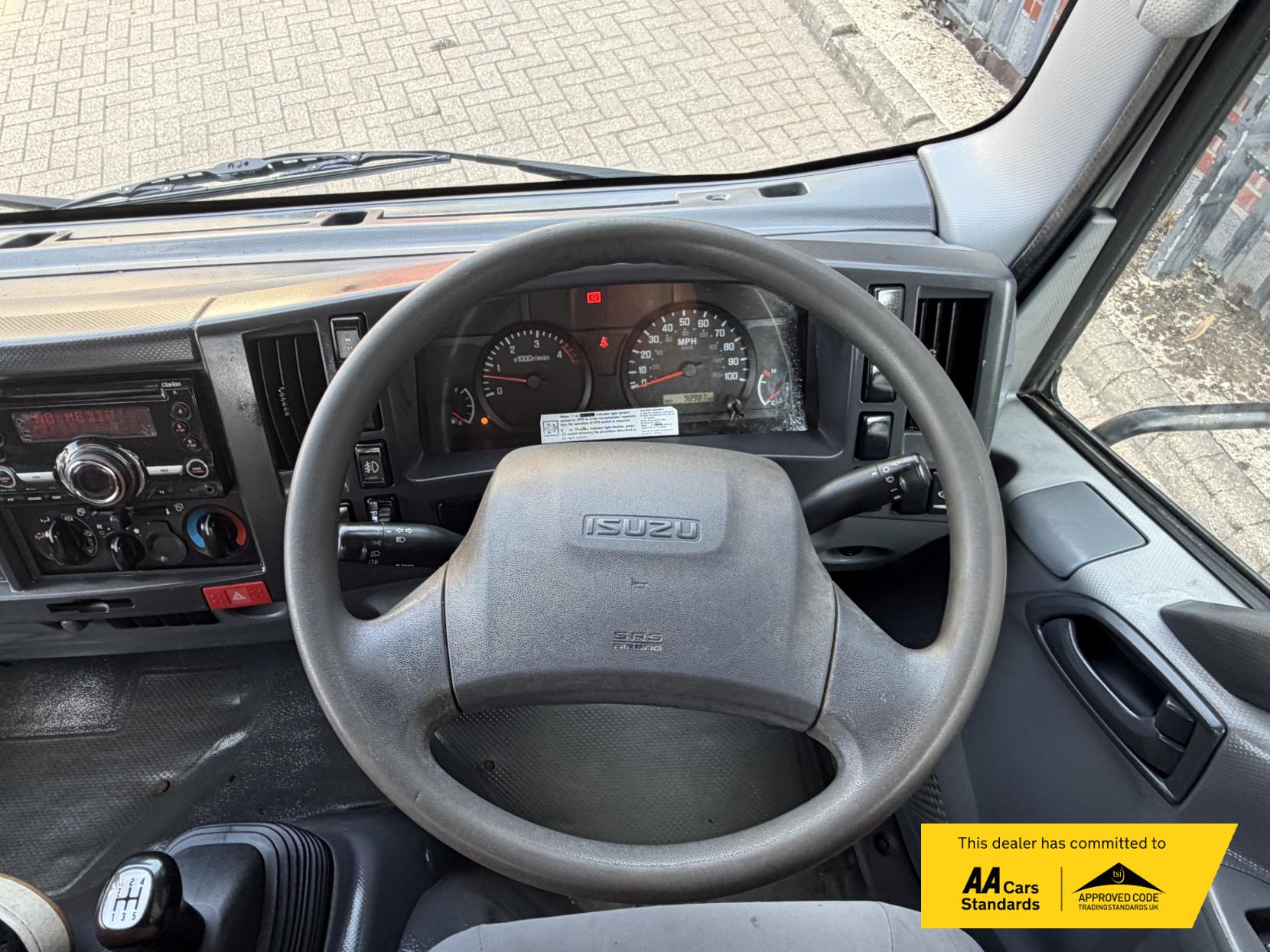 2016 Isuzu Grafter - Thumbnail 31