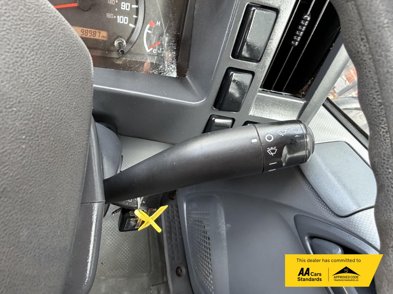 2016 Isuzu Grafter - Thumbnail 33