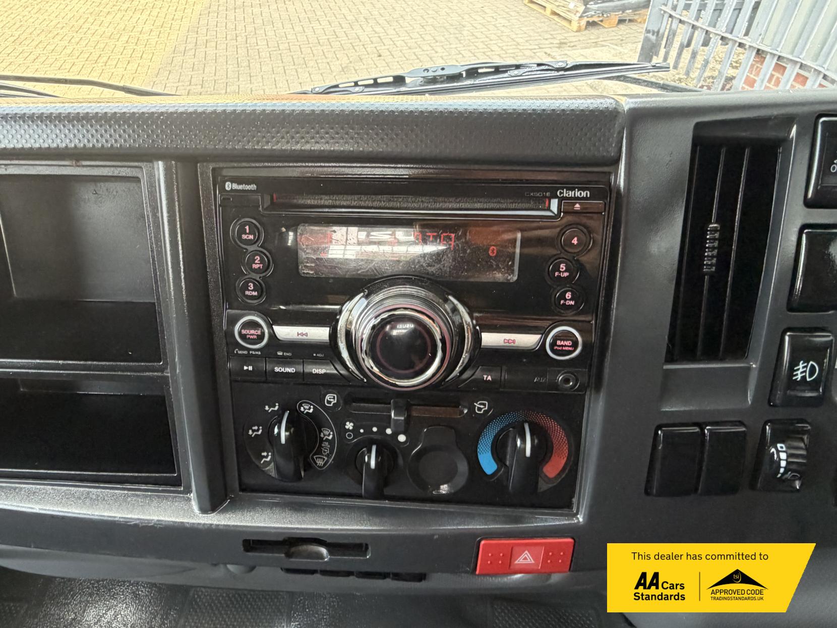 2016 Isuzu Grafter - Thumbnail 29