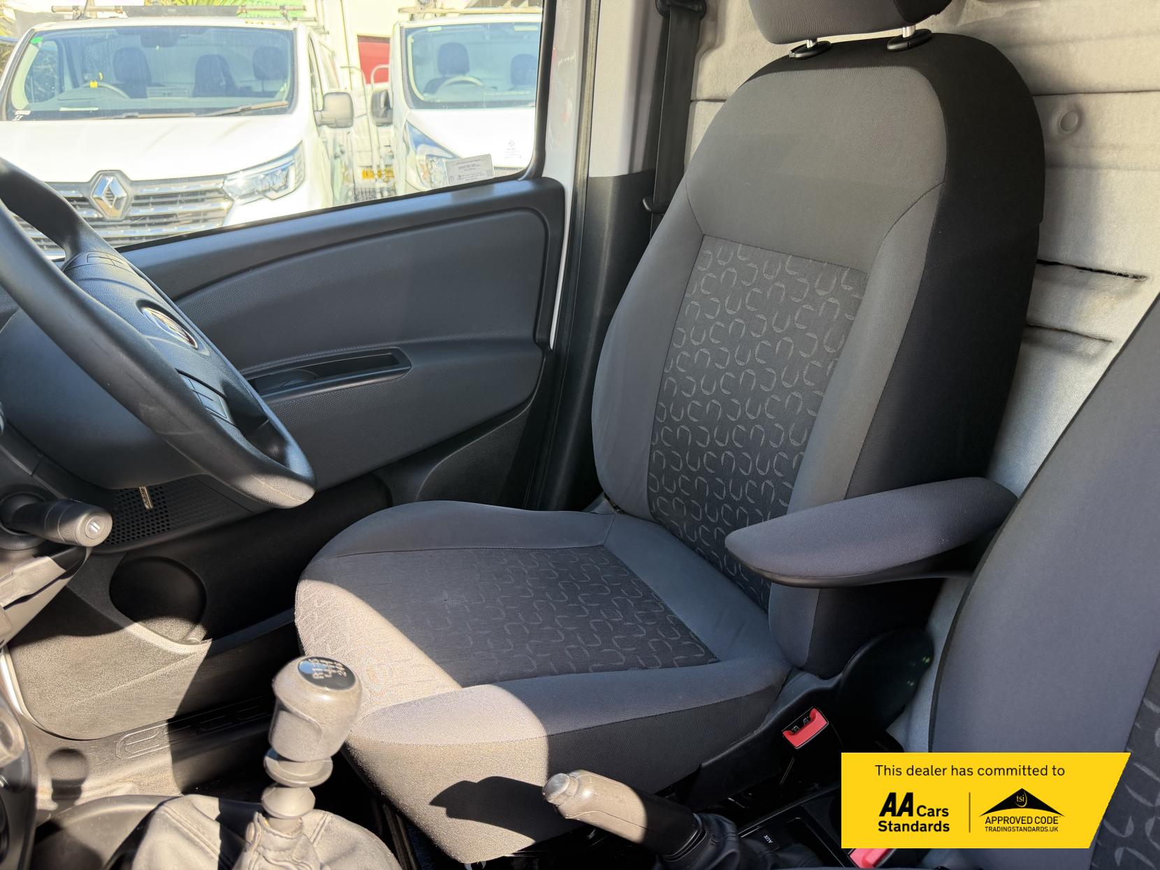 Fiat Doblo 1.6 MultiJetII Maxi Tecnico Panel Van 6dr Diesel Manual L2 H1 Euro 6 (s/s) (105 bhp)