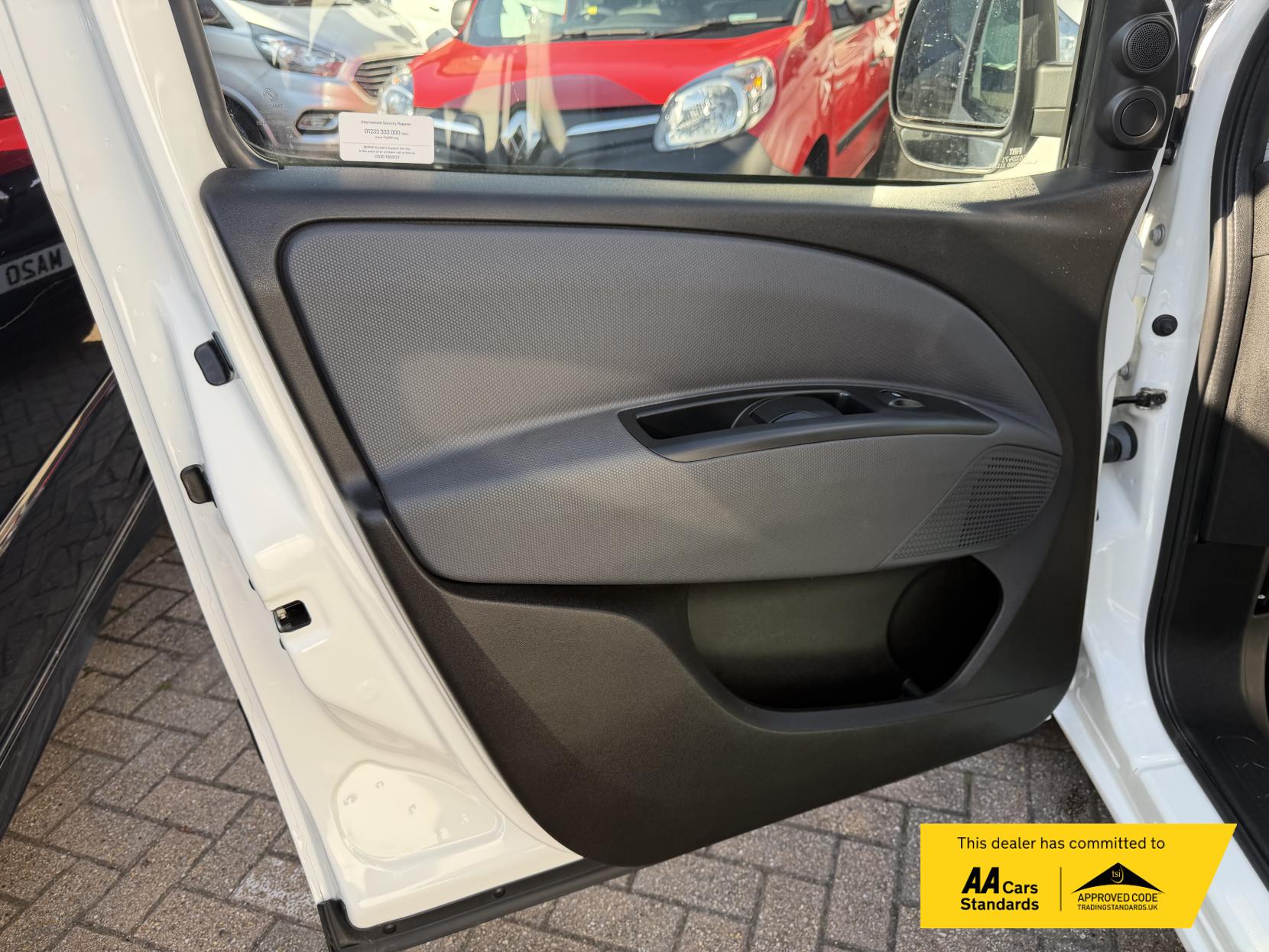 Fiat Doblo 1.6 MultiJetII Maxi Tecnico Panel Van 6dr Diesel Manual L2 H1 Euro 6 (s/s) (105 bhp)