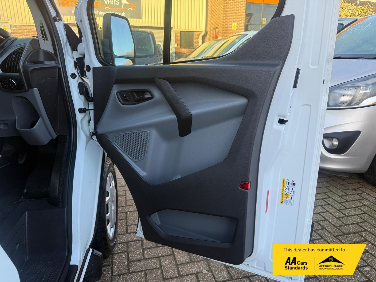 Ford Transit Custom 2.2 TDCi 310 ECOnetic Panel Van 5dr Diesel Manual L1 H1 (162 g/km, 98 bhp)