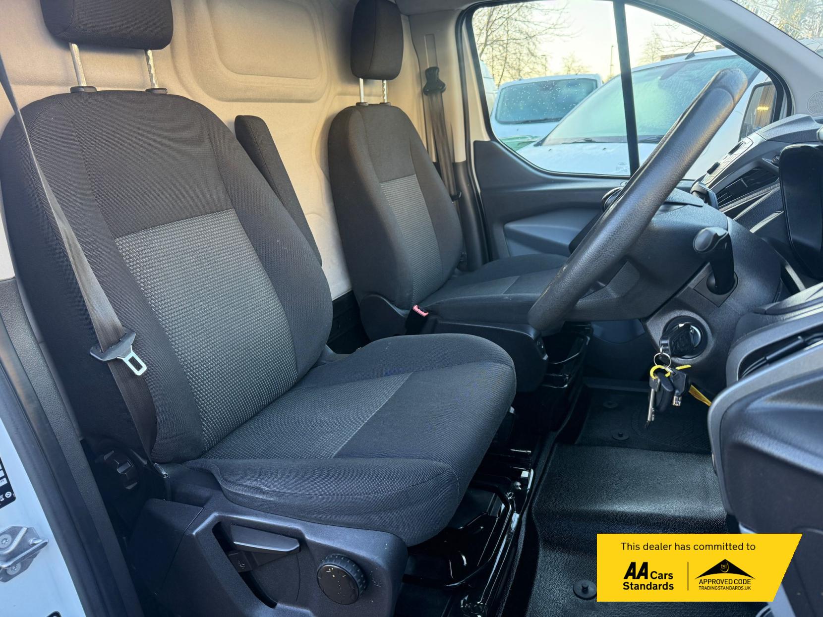 Ford Transit Custom 2.2 TDCi 310 ECOnetic Panel Van 5dr Diesel Manual L1 H1 (162 g/km, 98 bhp)