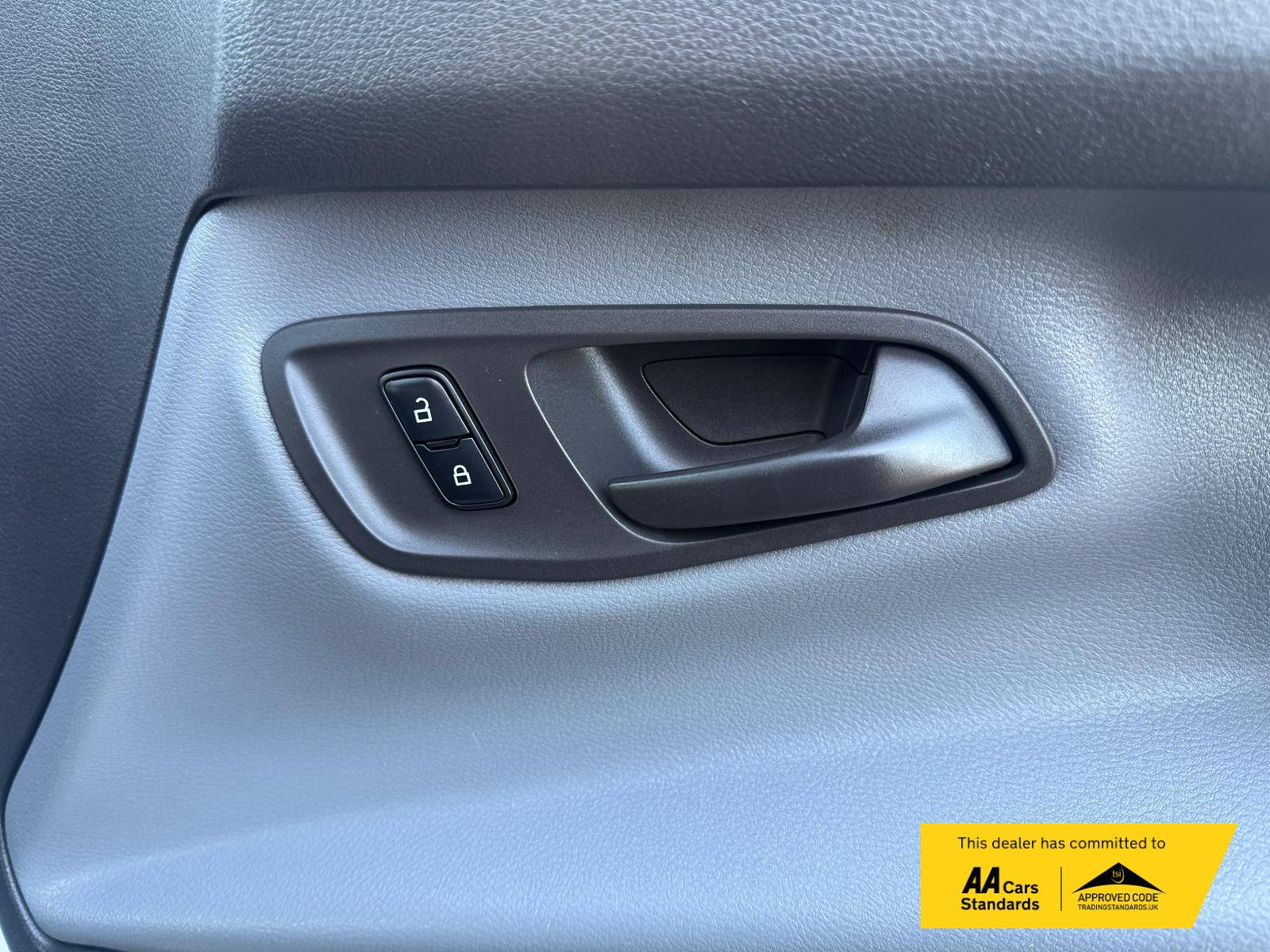 Ford Transit Custom 2.2 TDCi 310 ECOnetic Panel Van 5dr Diesel Manual L1 H1 (162 g/km, 98 bhp)