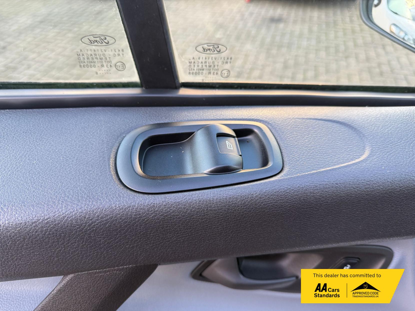 Ford Transit Custom 2.2 TDCi 310 ECOnetic Panel Van 5dr Diesel Manual L1 H1 (162 g/km, 98 bhp)