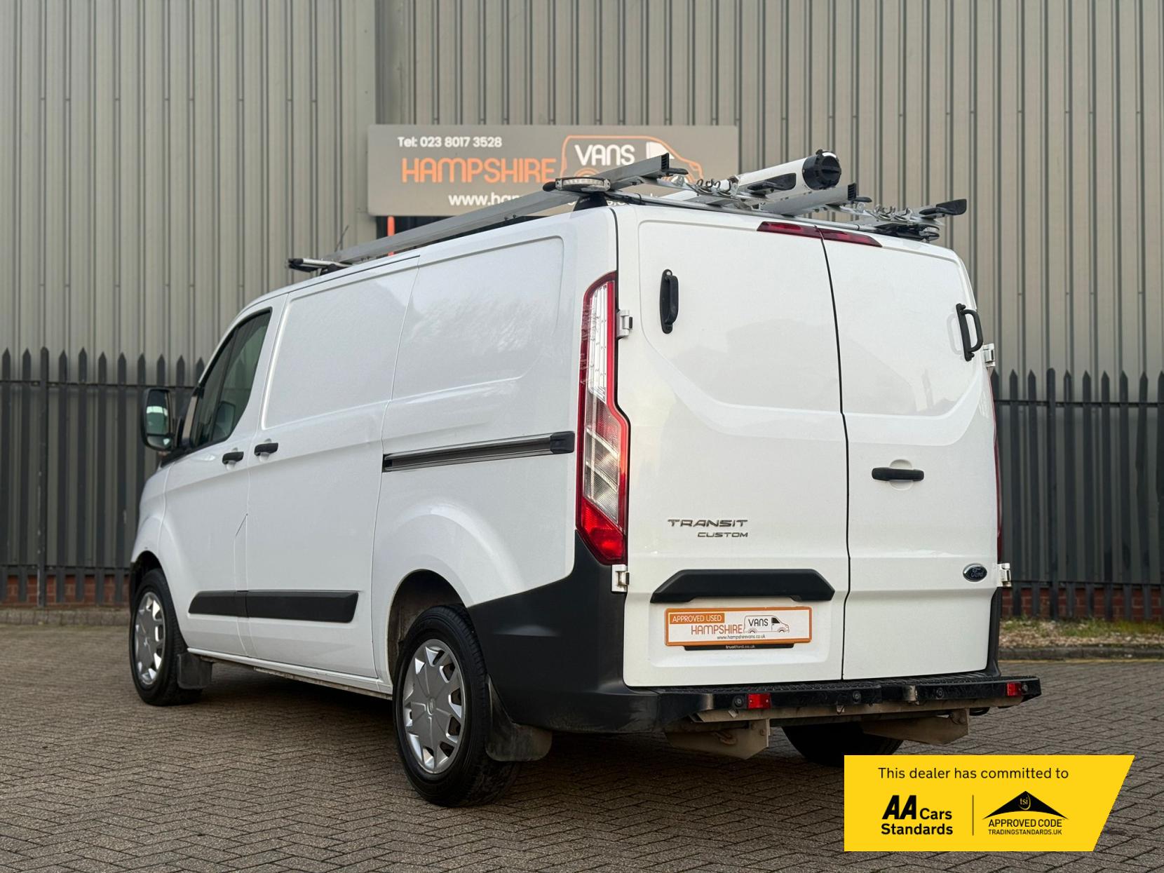 Ford Transit Custom 2.2 TDCi 310 ECOnetic Panel Van 5dr Diesel Manual L1 H1 (162 g/km, 98 bhp)