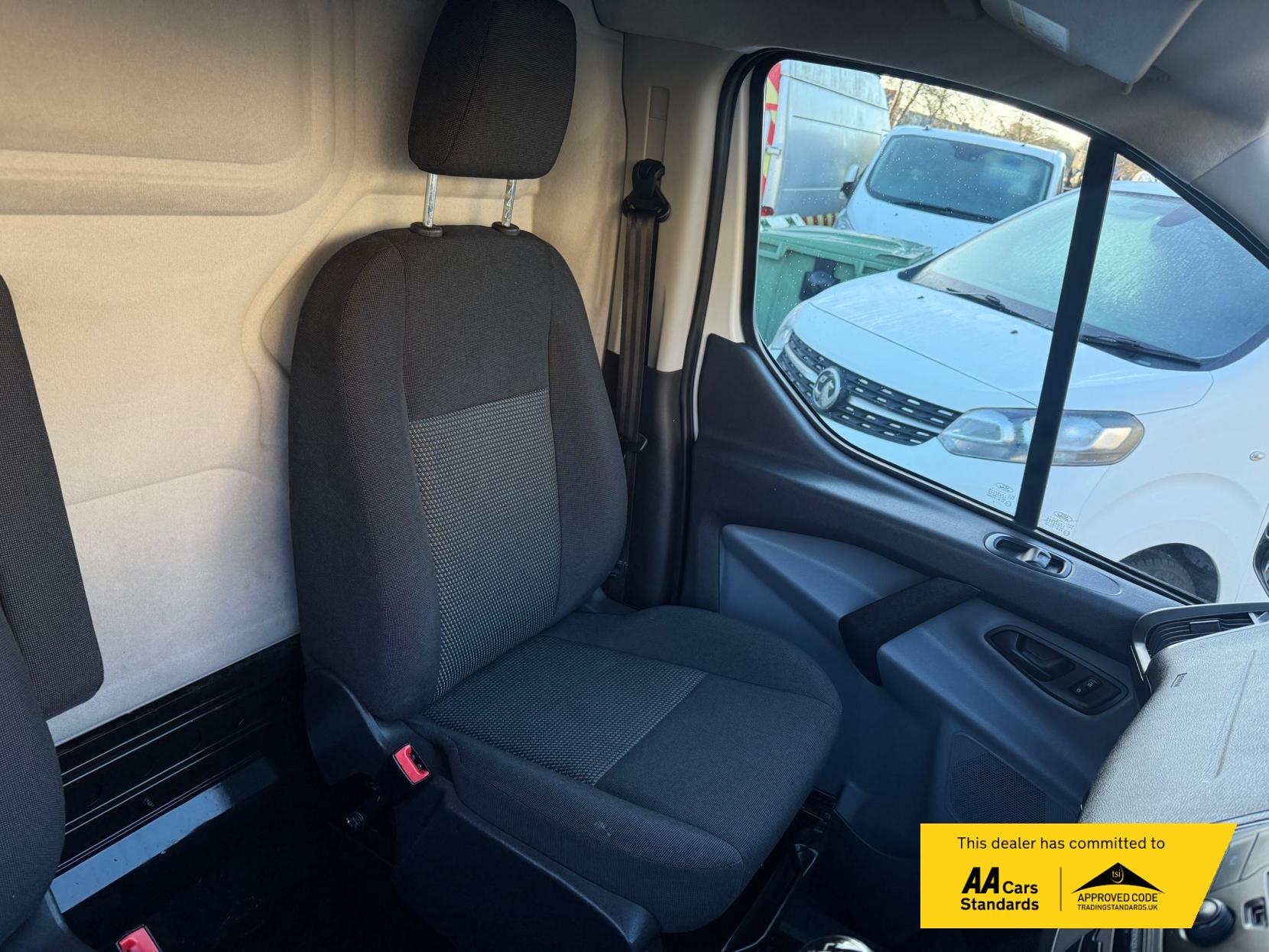 Ford Transit Custom 2.2 TDCi 310 ECOnetic Panel Van 5dr Diesel Manual L1 H1 (162 g/km, 98 bhp)