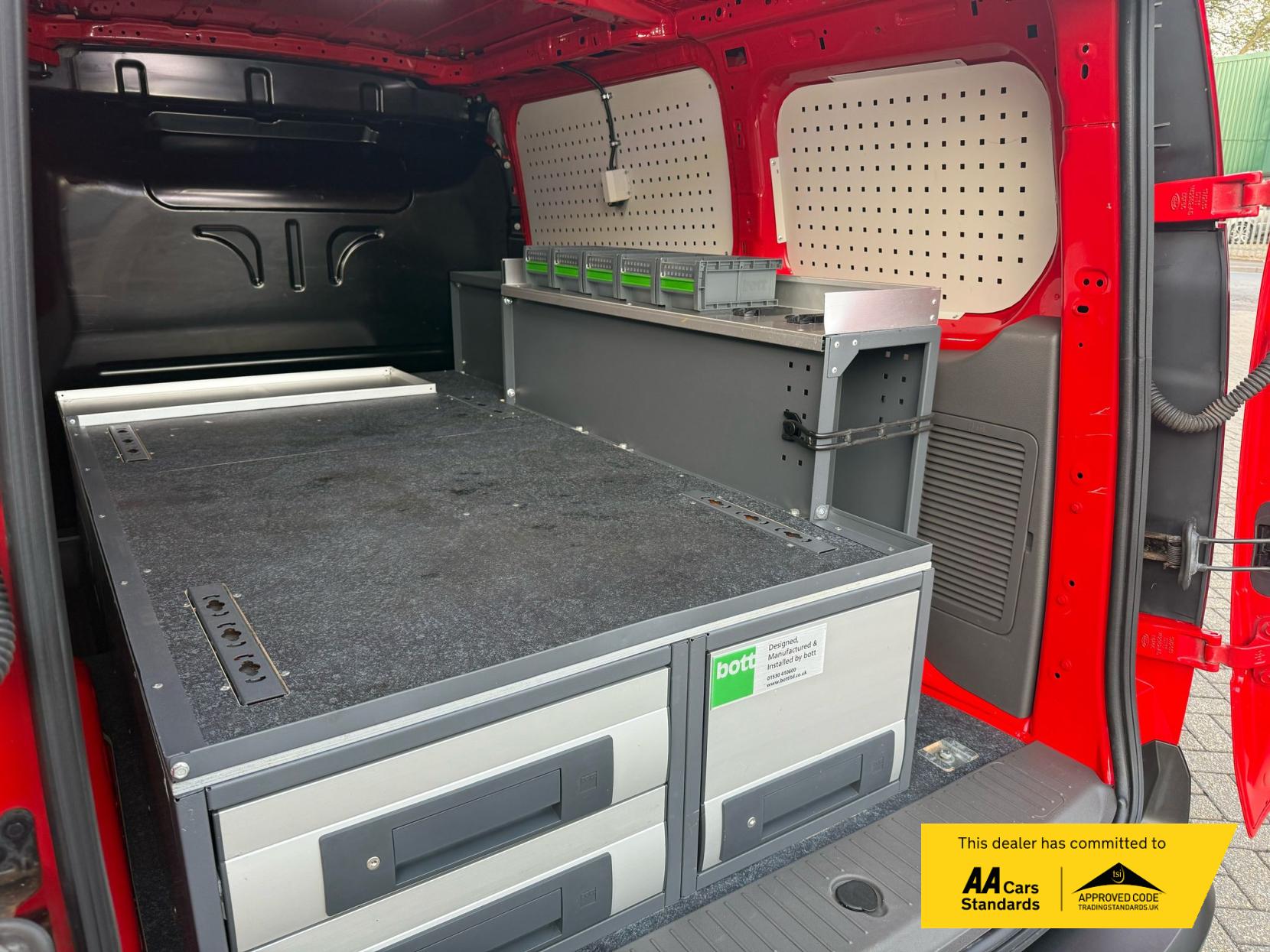 Ford Transit Connect 1.5 240 EcoBlue Limited Panel Van 5dr Diesel Manual L2 Euro 6 (s/s) (120 ps)