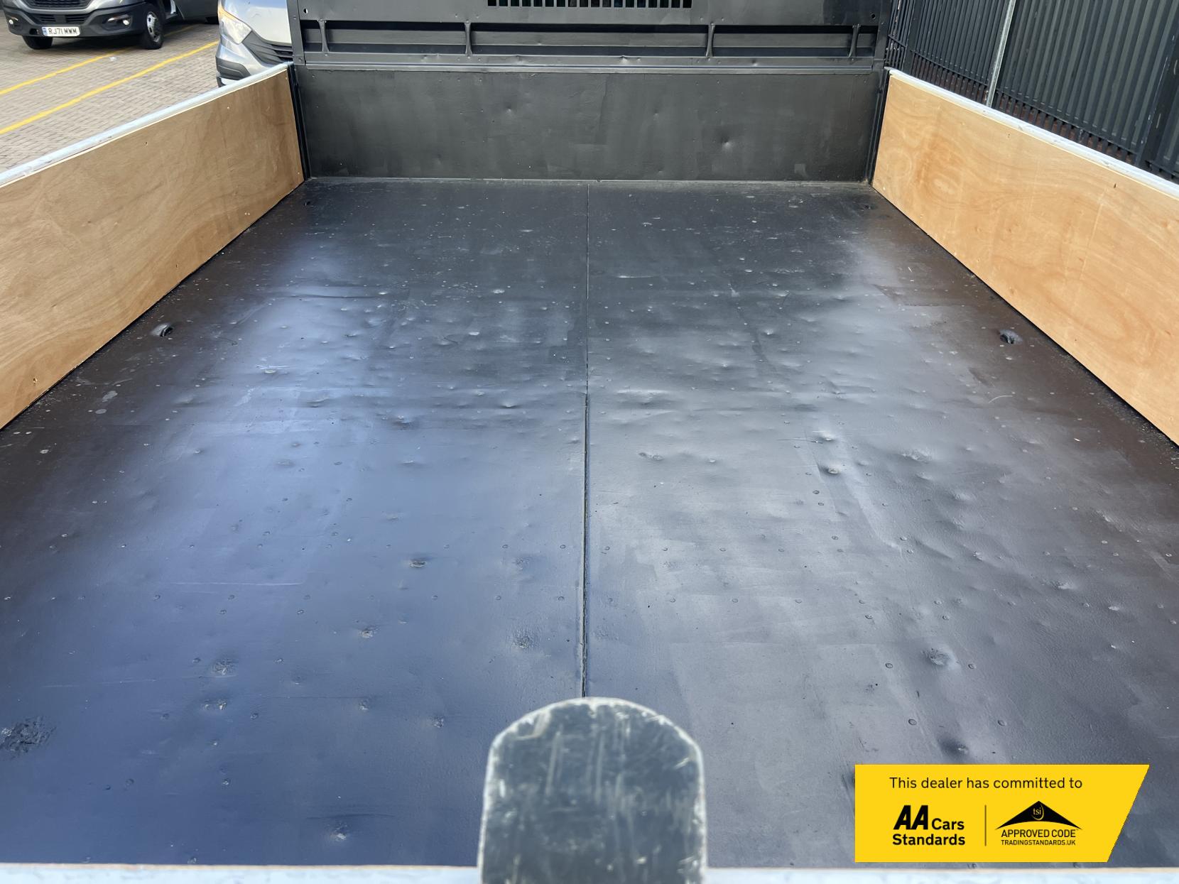 Ford Transit 2.0 350 EcoBlue Leader Tipper 2dr Diesel Manual RWD L2 Euro 6 (s/s) (1-Stop) (170 ps)