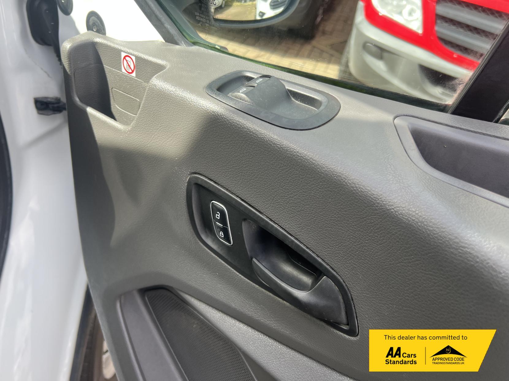 Ford Transit 2.0 350 EcoBlue Leader Tipper 2dr Diesel Manual RWD L2 Euro 6 (s/s) (1-Stop) (170 ps)