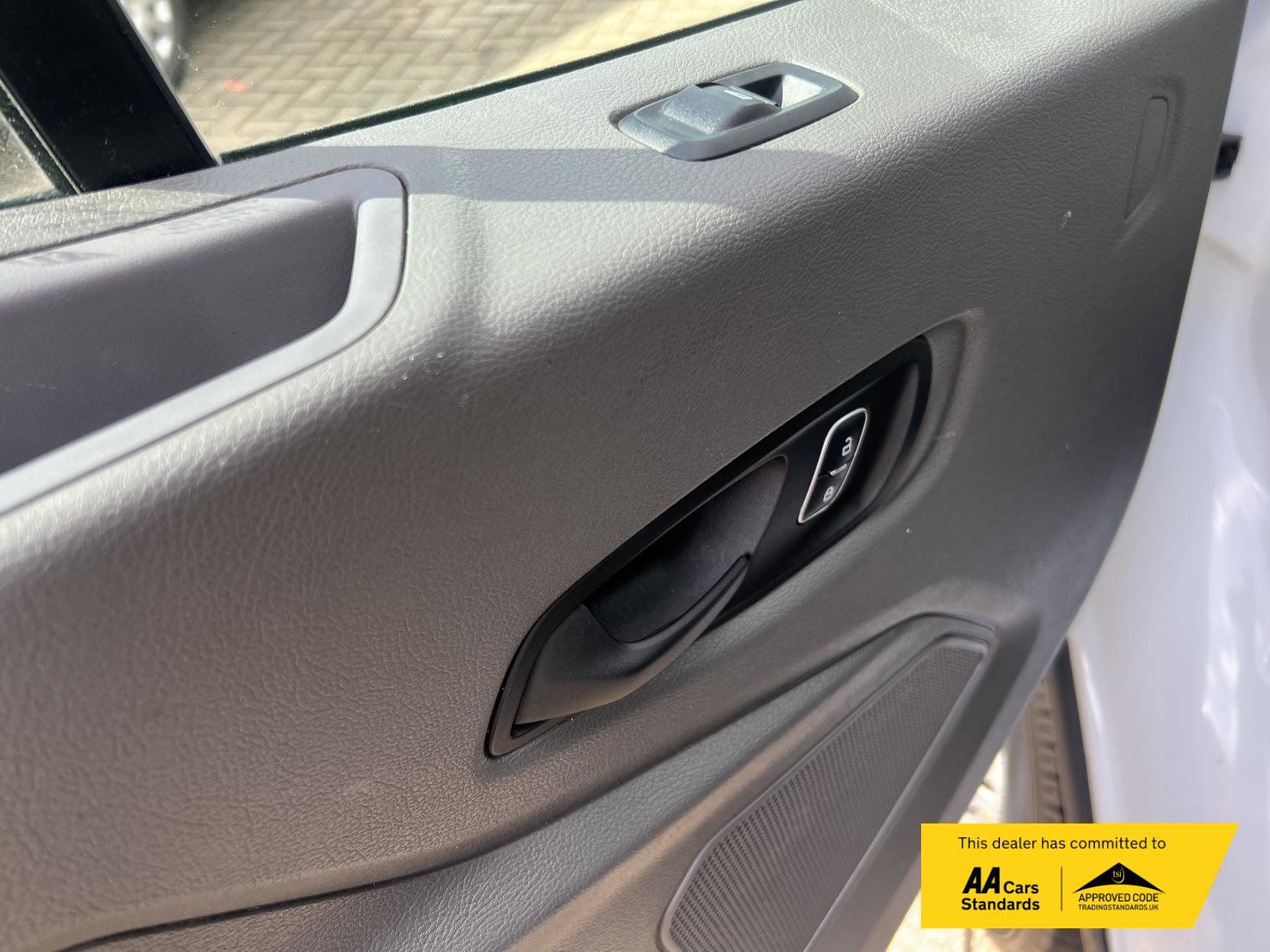 Ford Transit 2.0 350 EcoBlue Leader Tipper 2dr Diesel Manual RWD L2 Euro 6 (s/s) (1-Stop) (170 ps)