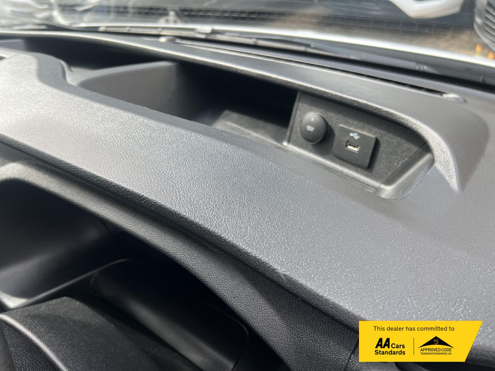 Ford Transit 2.0 350 EcoBlue Leader Tipper 2dr Diesel Manual RWD L2 Euro 6 (s/s) (1-Stop) (170 ps)