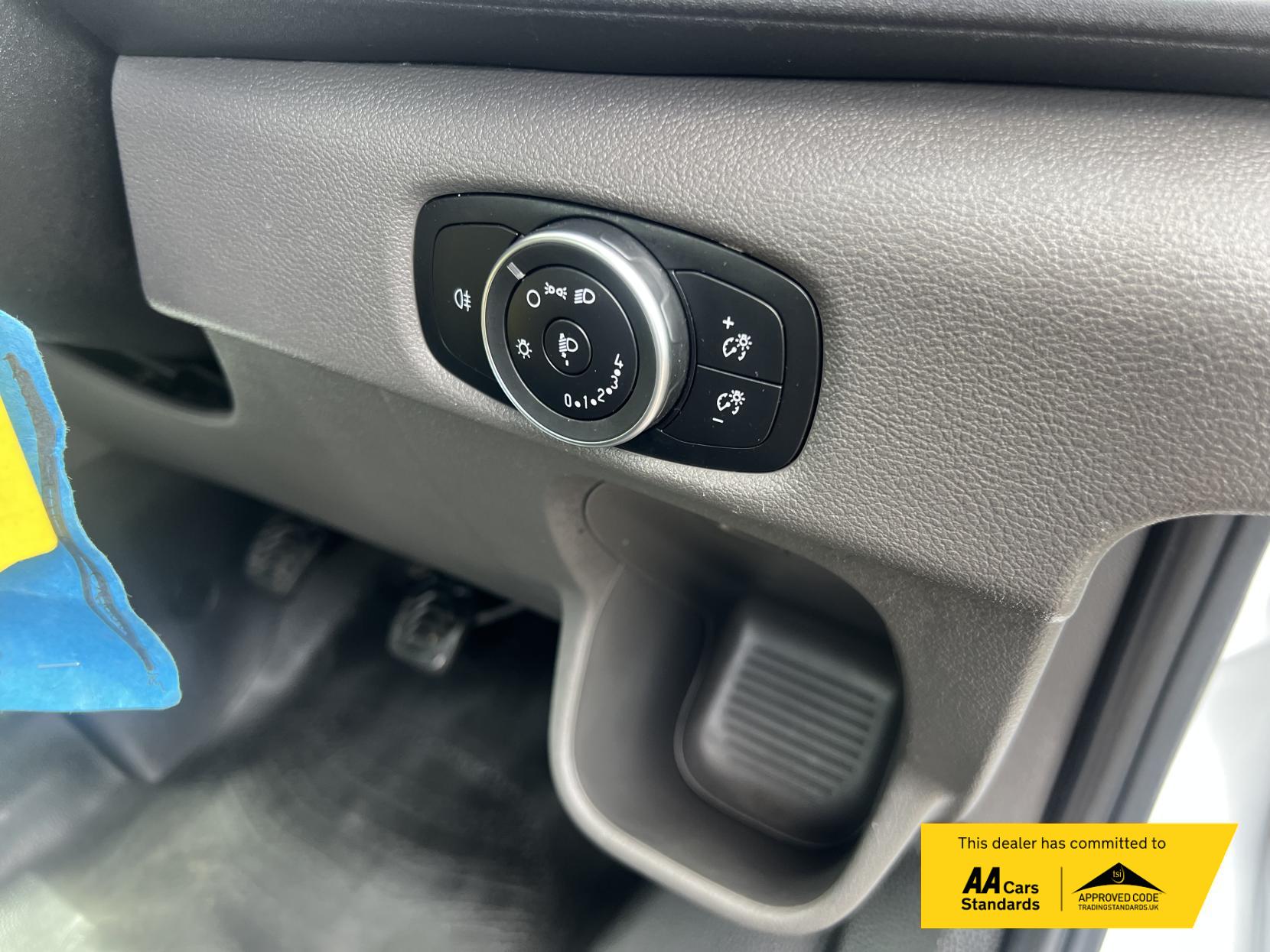 Ford Transit 2.0 350 EcoBlue Leader Tipper 2dr Diesel Manual RWD L2 Euro 6 (s/s) (1-Stop) (170 ps)