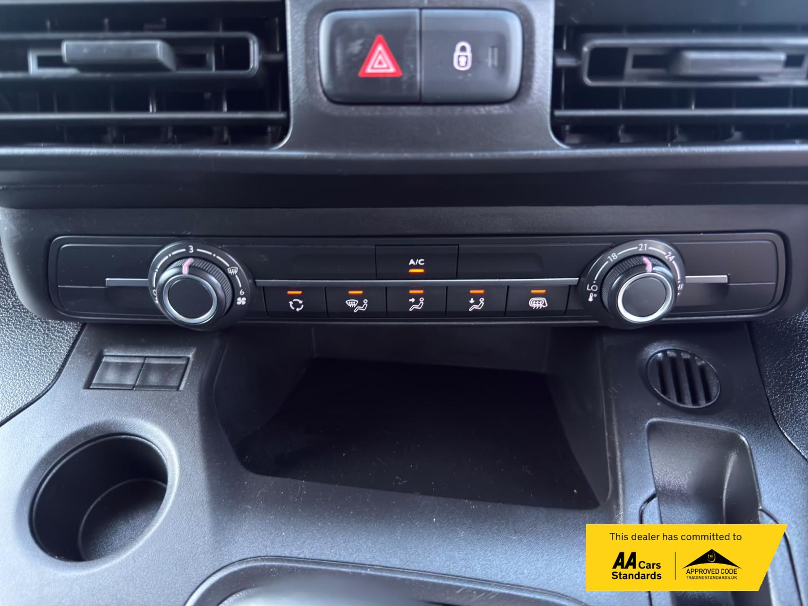 2020 Vauxhall Combo 1.6 Turbo D 2300 Sportive Panel Van 4dr Diesel Manual L1 H1 Euro 6 (s/s) (100 ps) - Thumbnail 32