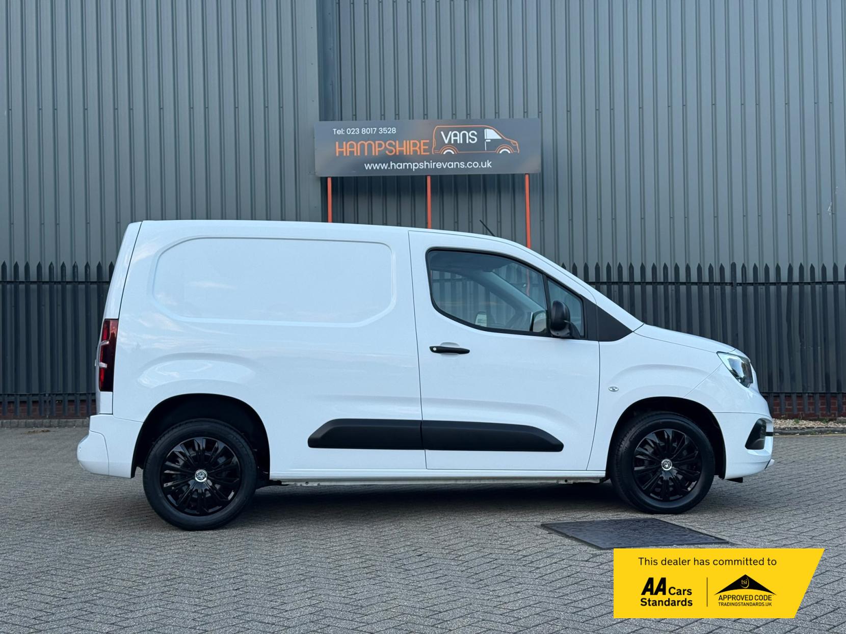 2020 Vauxhall Combo 1.6 Turbo D 2300 Sportive Panel Van 4dr Diesel Manual L1 H1 Euro 6 (s/s) (100 ps) - Thumbnail 5