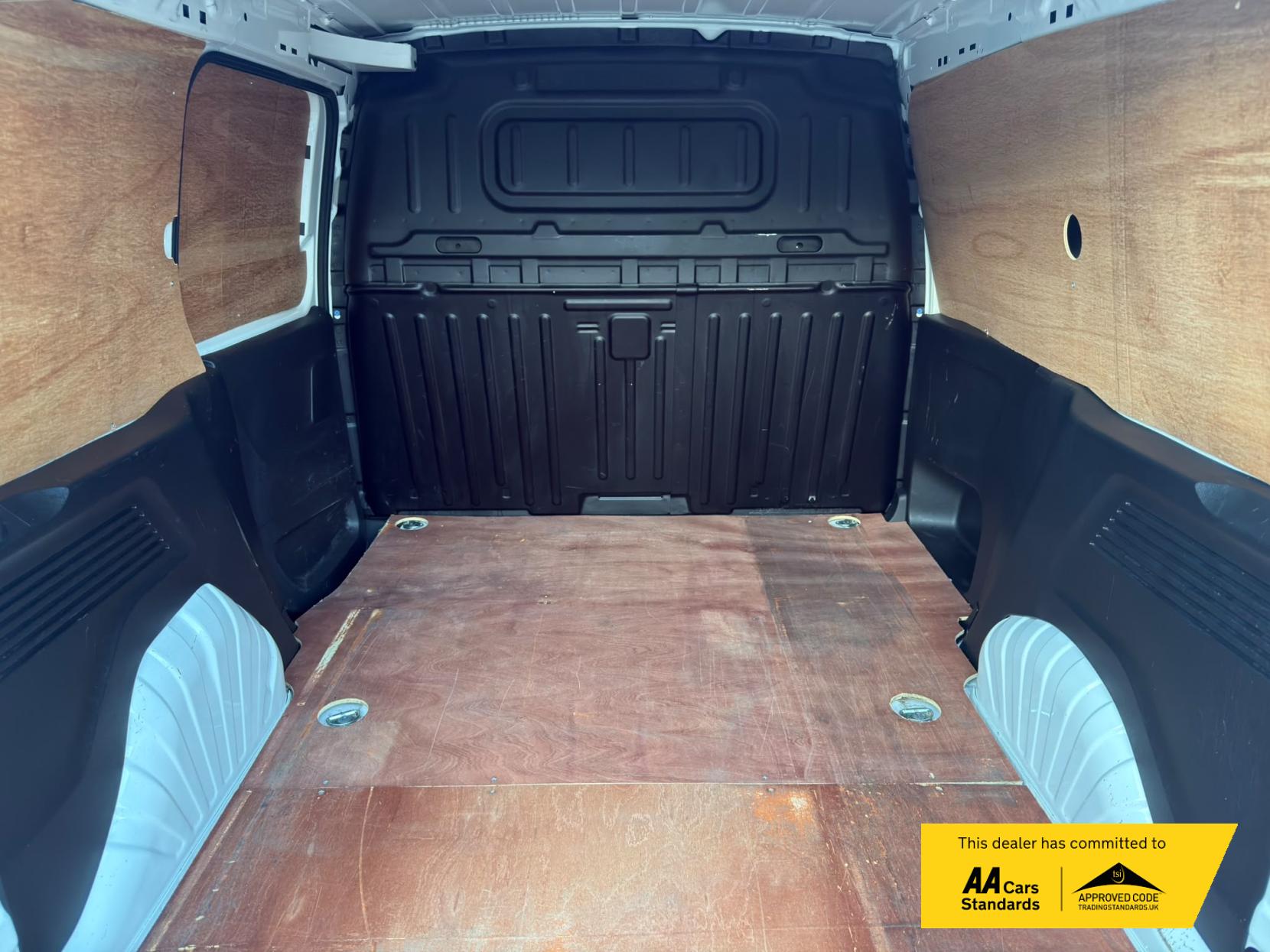 2020 Vauxhall Combo 1.6 Turbo D 2300 Sportive Panel Van 4dr Diesel Manual L1 H1 Euro 6 (s/s) (100 ps) - Thumbnail 21