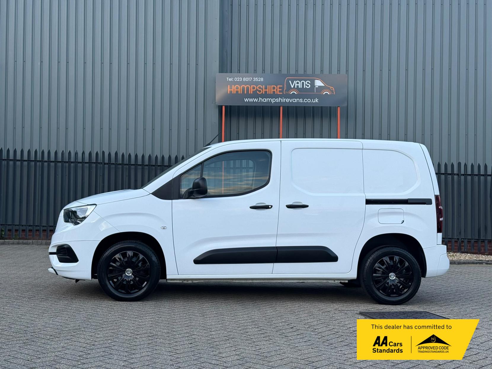 2020 Vauxhall Combo 1.6 Turbo D 2300 Sportive Panel Van 4dr Diesel Manual L1 H1 Euro 6 (s/s) (100 ps) - Thumbnail 6