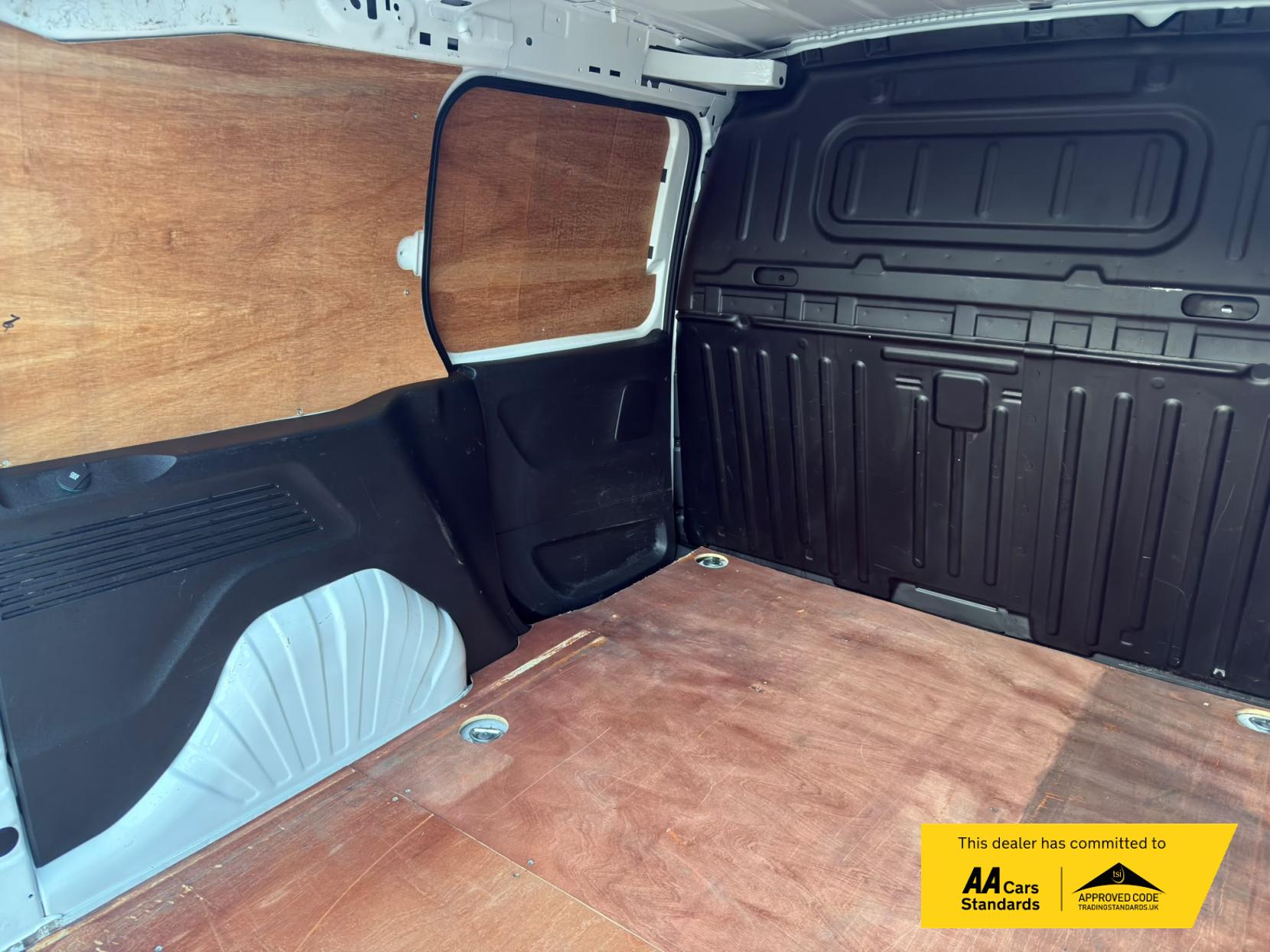 2020 Vauxhall Combo 1.6 Turbo D 2300 Sportive Panel Van 4dr Diesel Manual L1 H1 Euro 6 (s/s) (100 ps) - Thumbnail 20