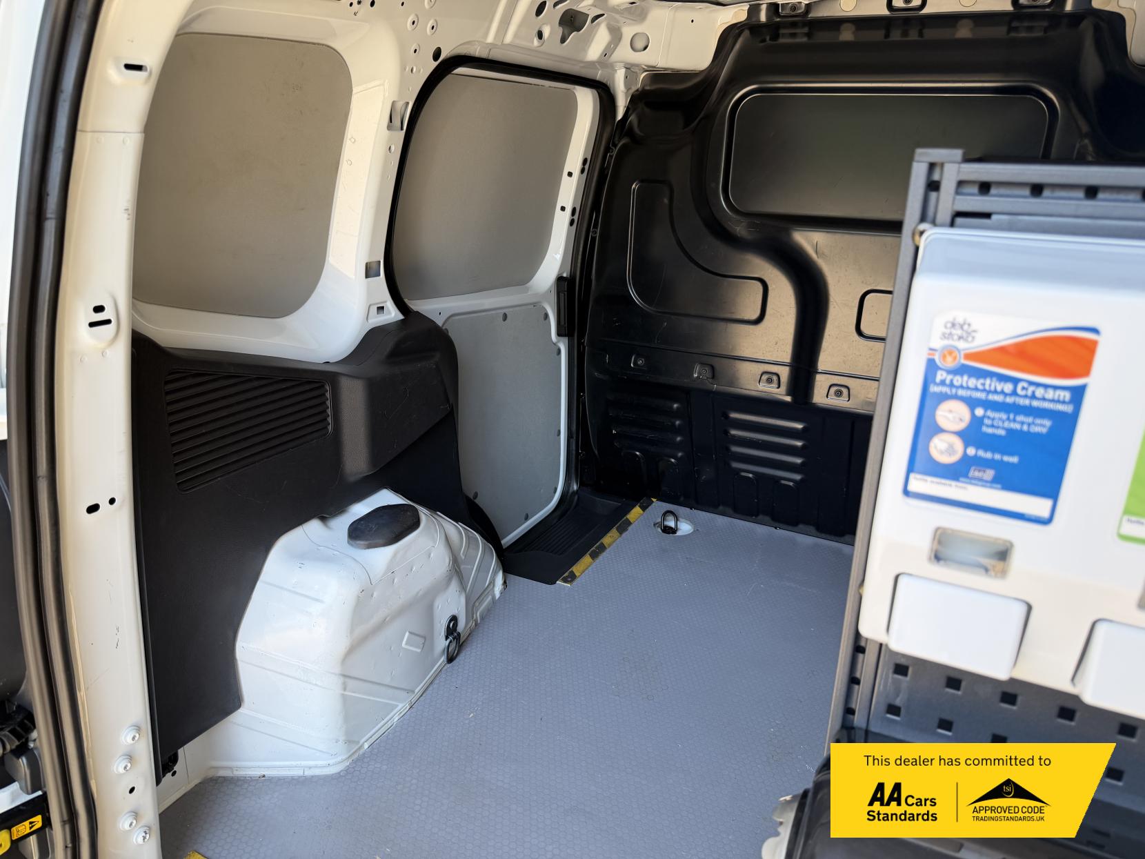 2018 Ford Transit Courier 1.5 TDCi Trend Panel Van 5dr Diesel Manual L1 Euro 6 (75 ps) - Thumbnail 13