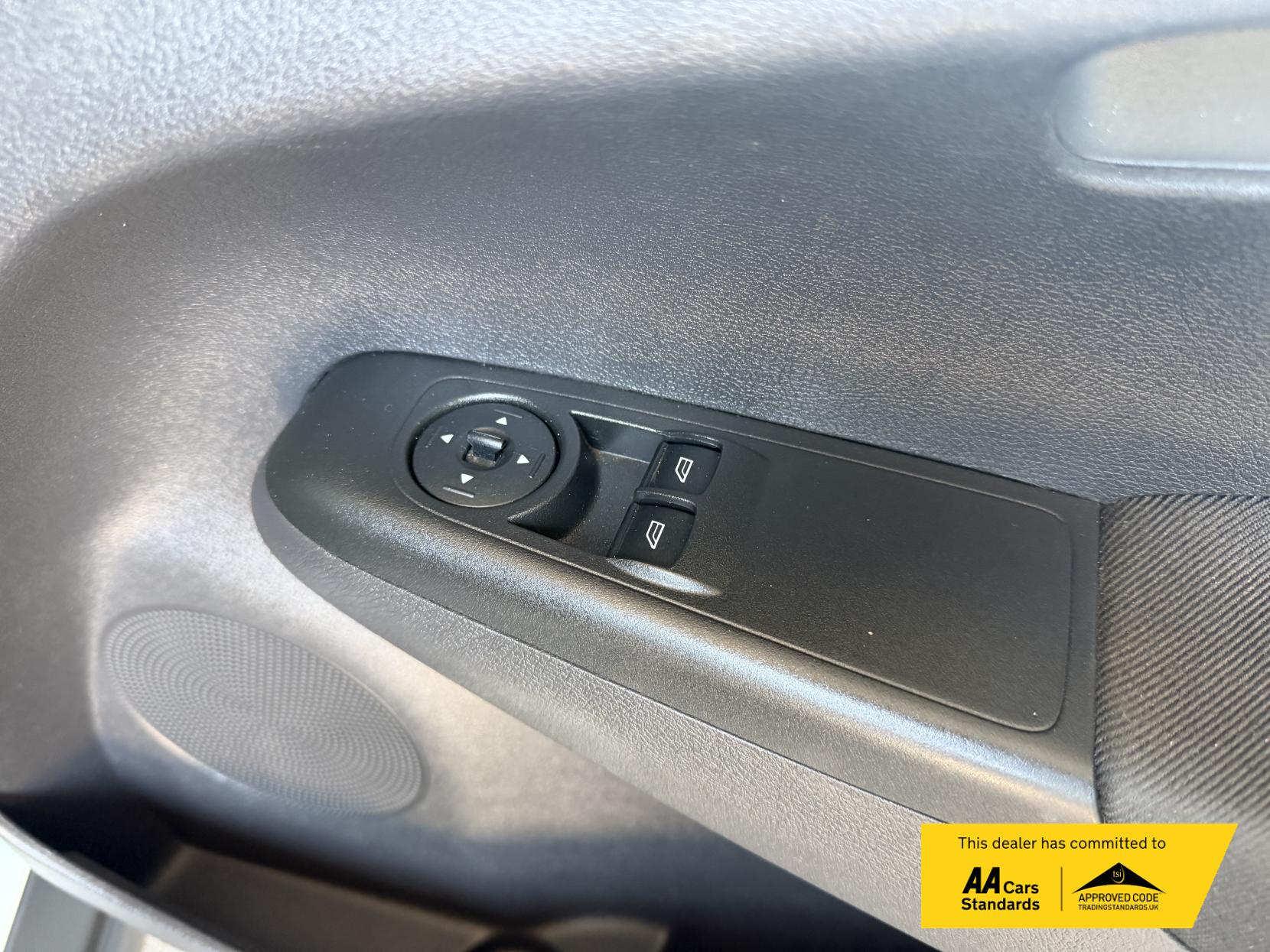 2018 Ford Transit Courier 1.5 TDCi Trend Panel Van 5dr Diesel Manual L1 Euro 6 (75 ps) - Thumbnail 37