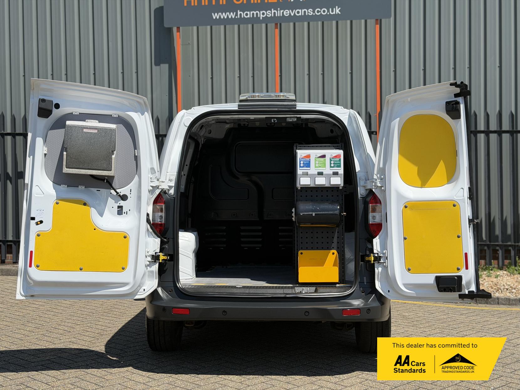 2018 Ford Transit Courier 1.5 TDCi Trend Panel Van 5dr Diesel Manual L1 Euro 6 (75 ps) - Thumbnail 11