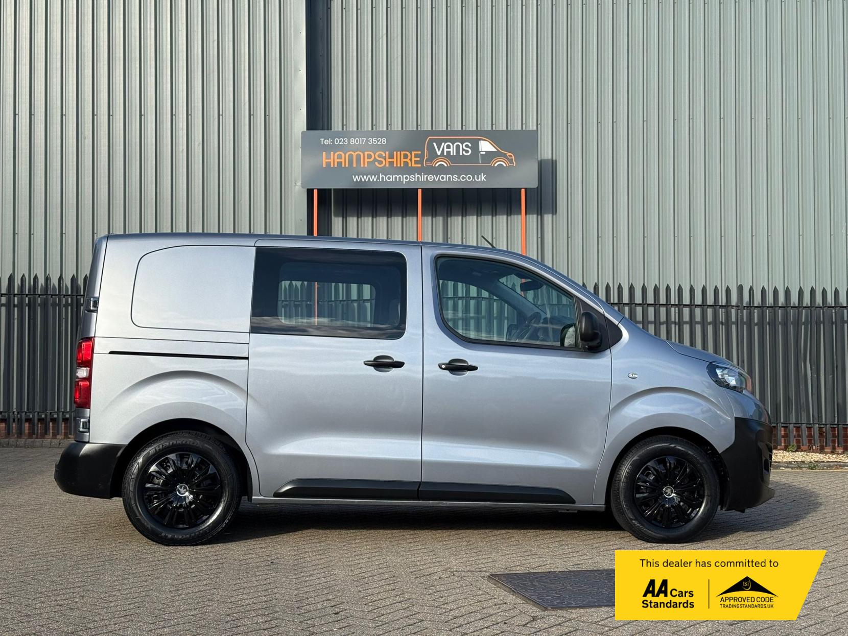2020 Peugeot Expert 1.5 BlueHDi Compact Combi Van Double Cab 5dr Diesel Manual SWB Euro 6 (s/s) (100 ps) - Thumbnail 7