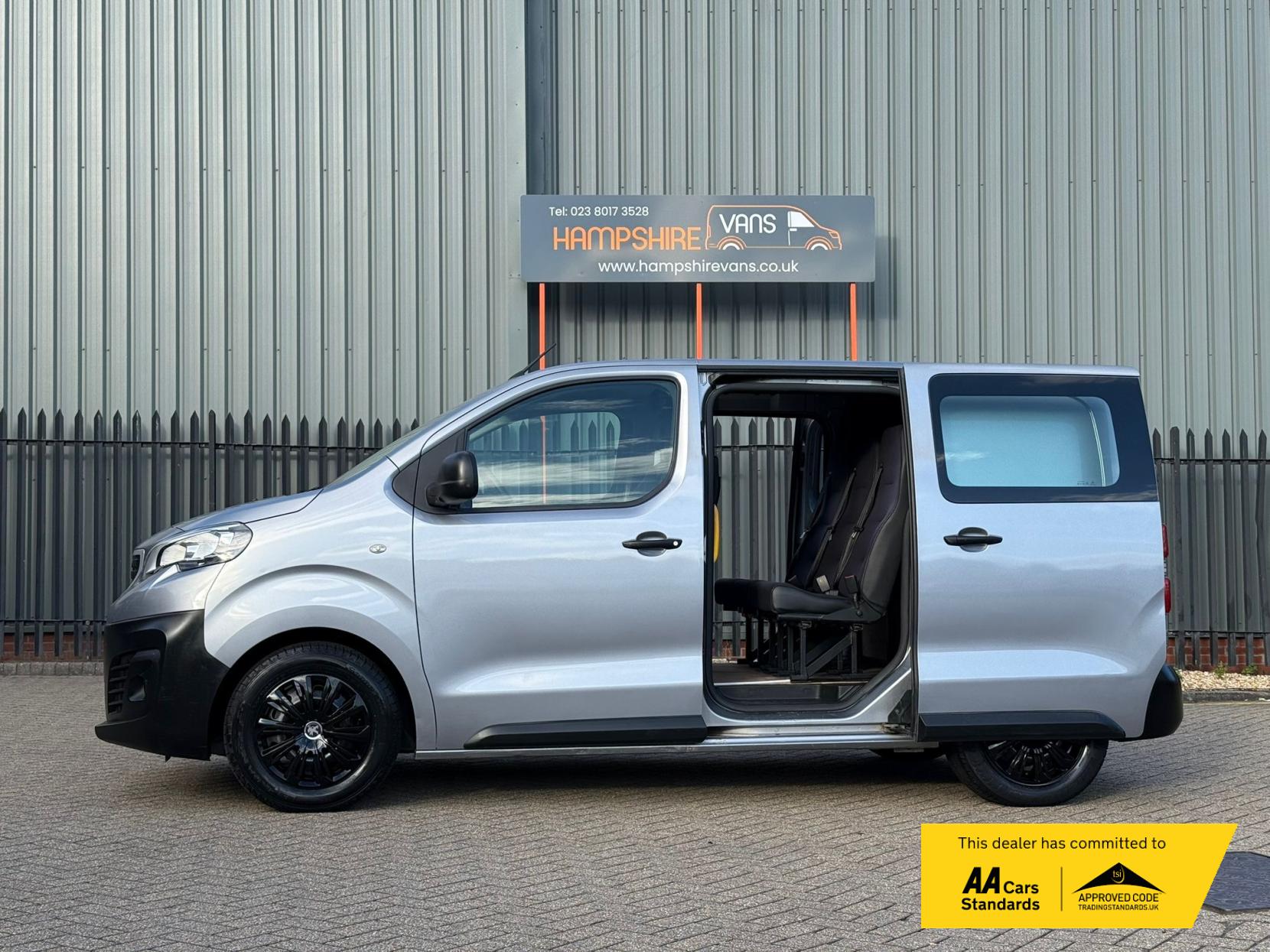 2020 Peugeot Expert 1.5 BlueHDi Compact Combi Van Double Cab 5dr Diesel Manual SWB Euro 6 (s/s) (100 ps) - Thumbnail 6