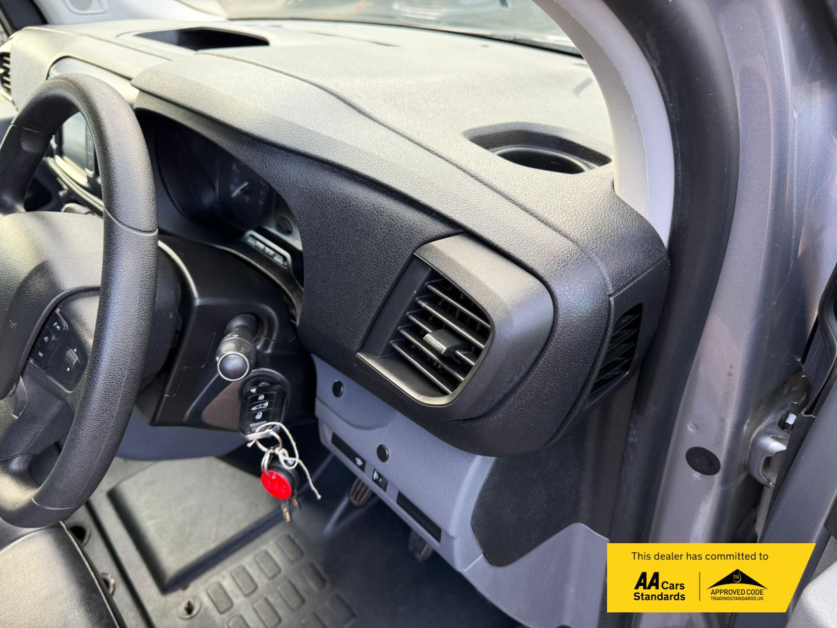 2020 Peugeot Expert 1.5 BlueHDi Compact Combi Van Double Cab 5dr Diesel Manual SWB Euro 6 (s/s) (100 ps) - Thumbnail 43
