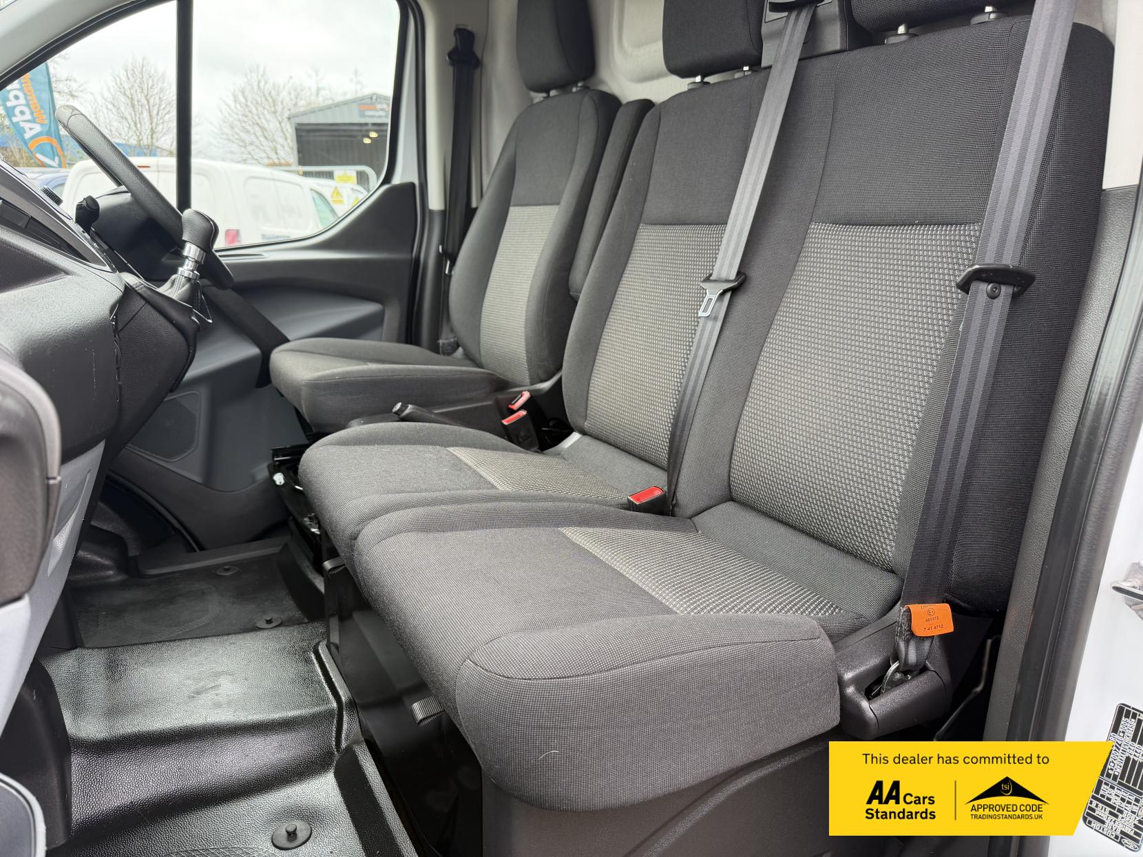 Ford Transit Custom 2.0 TDCi 290 Panel Van 5dr Diesel Manual L1 H1 (157 g/km, 104 bhp)