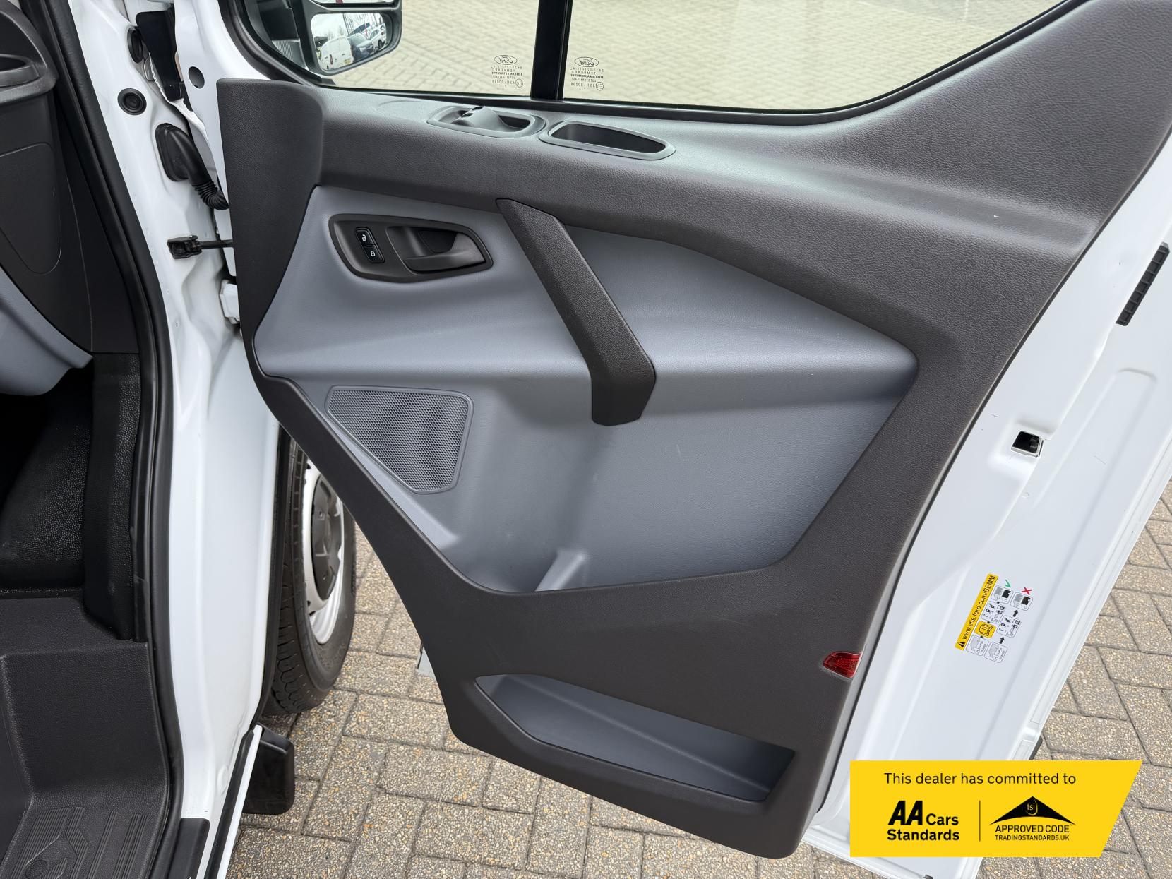 Ford Transit Custom 2.0 TDCi 290 Panel Van 5dr Diesel Manual L1 H1 (157 g/km, 104 bhp)