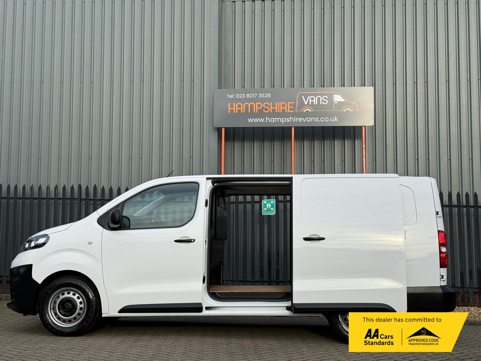 Vauxhall Vivaro 1.5 Turbo D 2900 Dynamic Panel Van 6dr Diesel Manual L2 H1 Euro 6 (s/s) (100 ps)