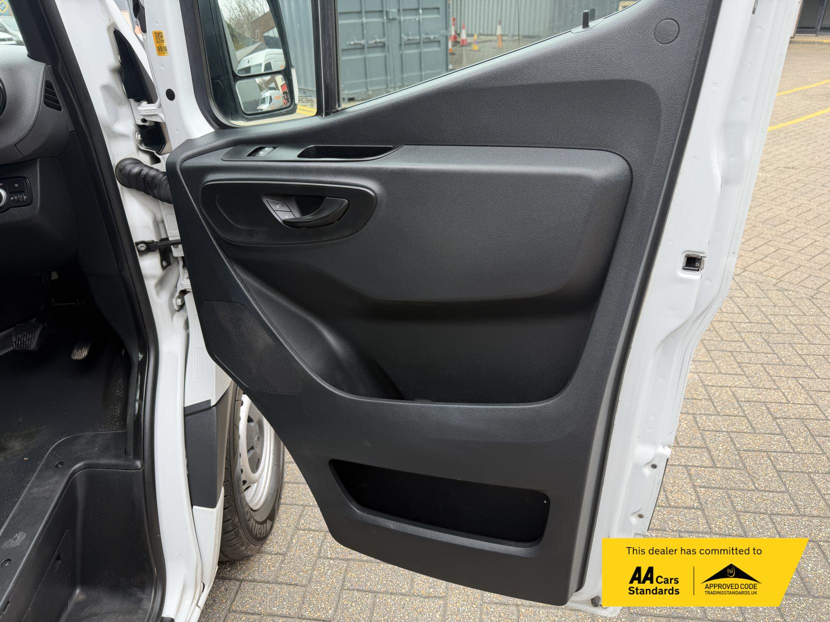 Mercedes-Benz Sprinter 2.0 315 CDI Progressive Panel Van 5dr Diesel Manual RWD L3 H2 Euro 6 (s/s) (150 ps)