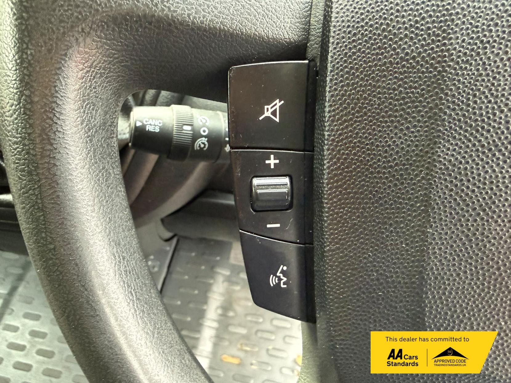2019 Peugeot Boxer 2.2 BlueHDi 435 Professional Panel Van 5dr Diesel Manual L4 H2 Euro 6 (s/s) (140 ps) - Thumbnail 38