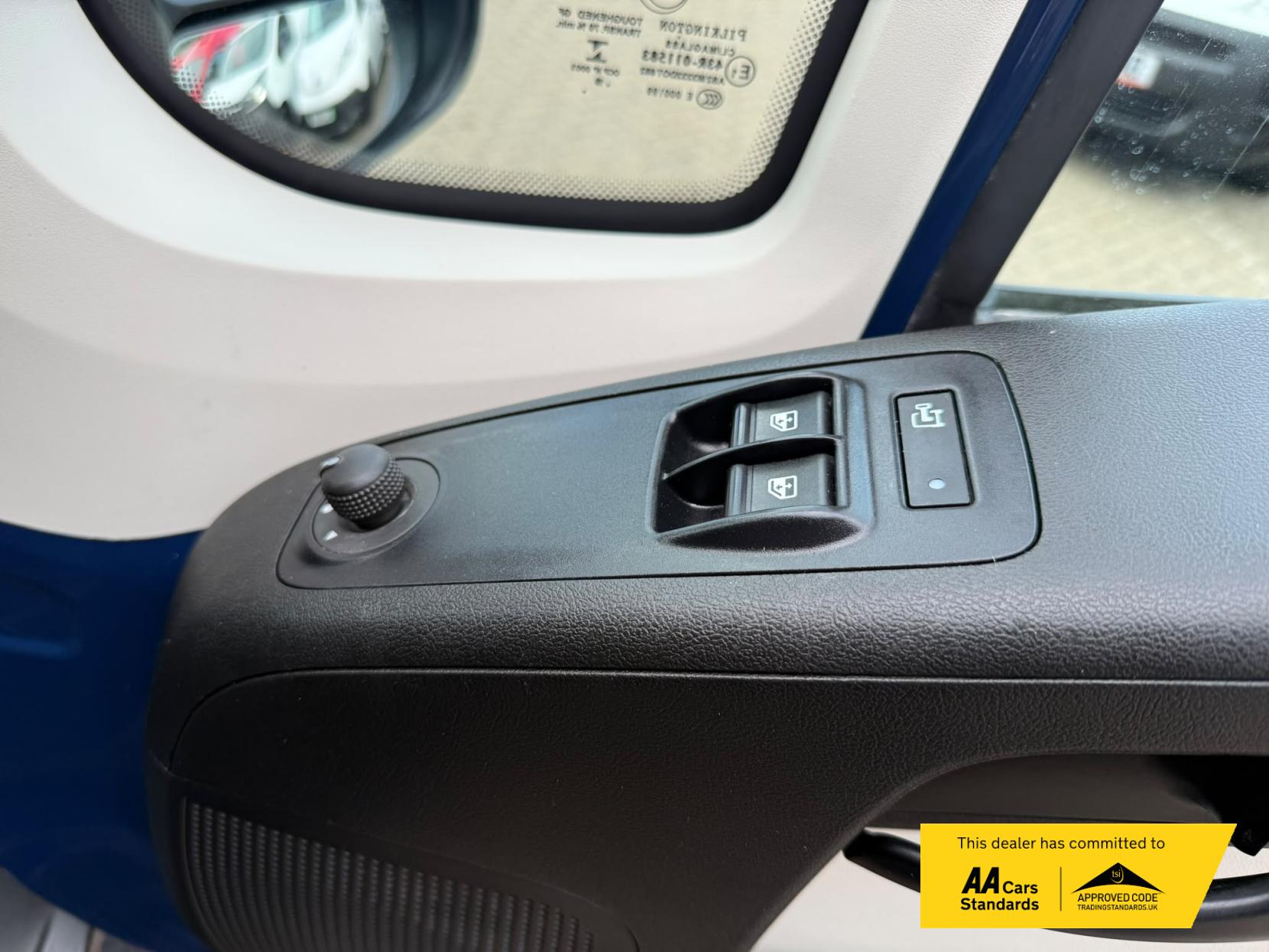 2019 Peugeot Boxer 2.2 BlueHDi 435 Professional Panel Van 5dr Diesel Manual L4 H2 Euro 6 (s/s) (140 ps) - Thumbnail 46