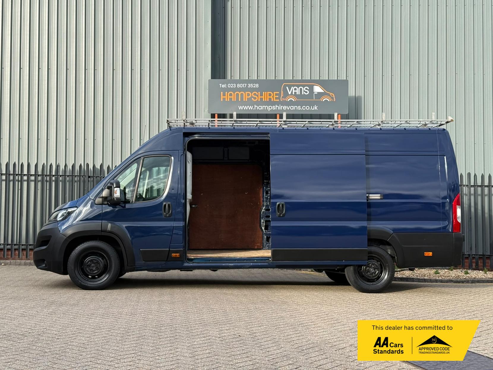 2019 Peugeot Boxer 2.2 BlueHDi 435 Professional Panel Van 5dr Diesel Manual L4 H2 Euro 6 (s/s) (140 ps) - Thumbnail 6